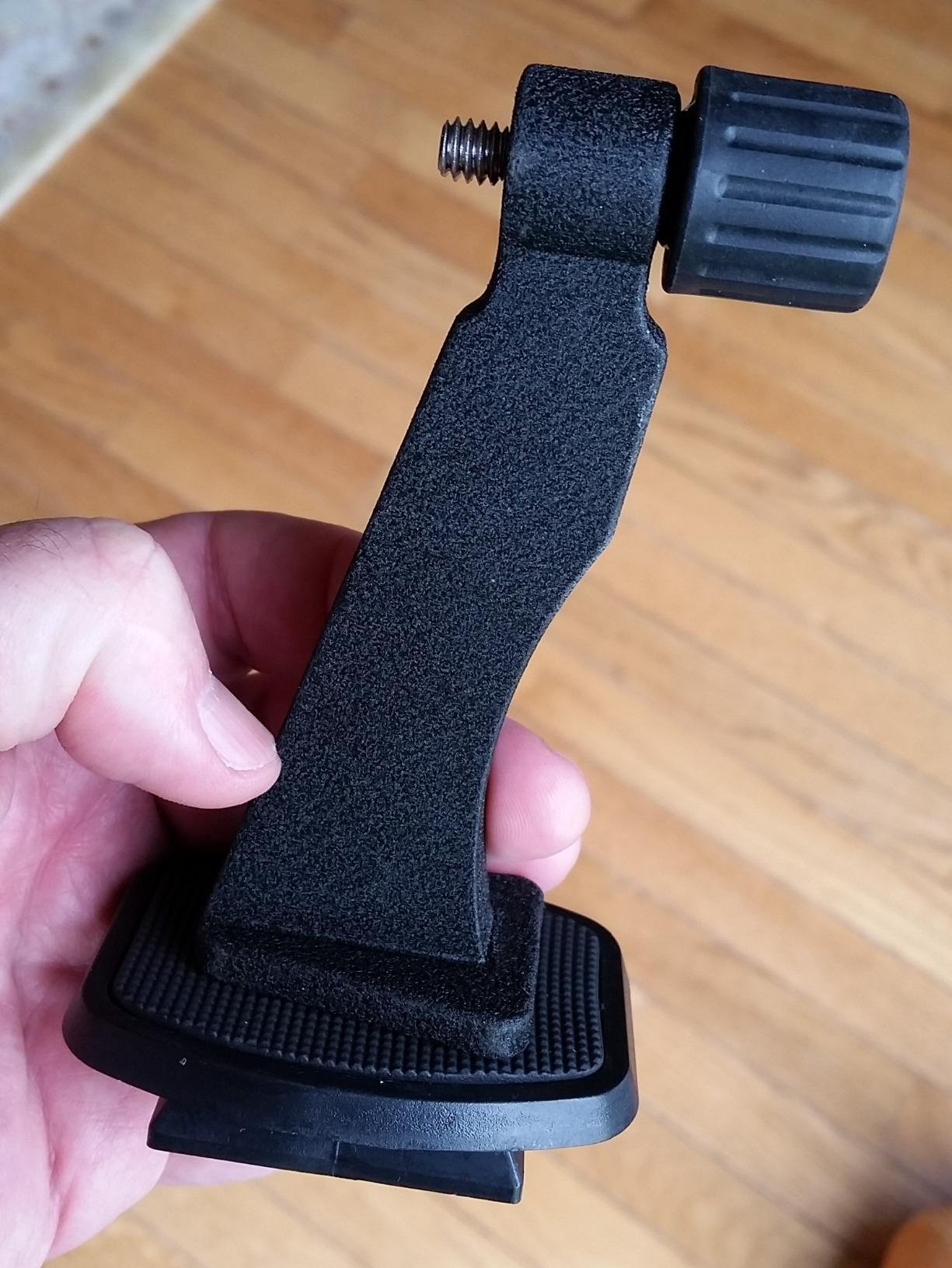 Celestron SkyMaster 25x70 Binoculars – Powerful Binoculars for Detailed Long-Distance Viewing and Binocular Astronomy – Multi-Coated Optics – Tripod Adapter & Carrying Case - Customer Photo 1