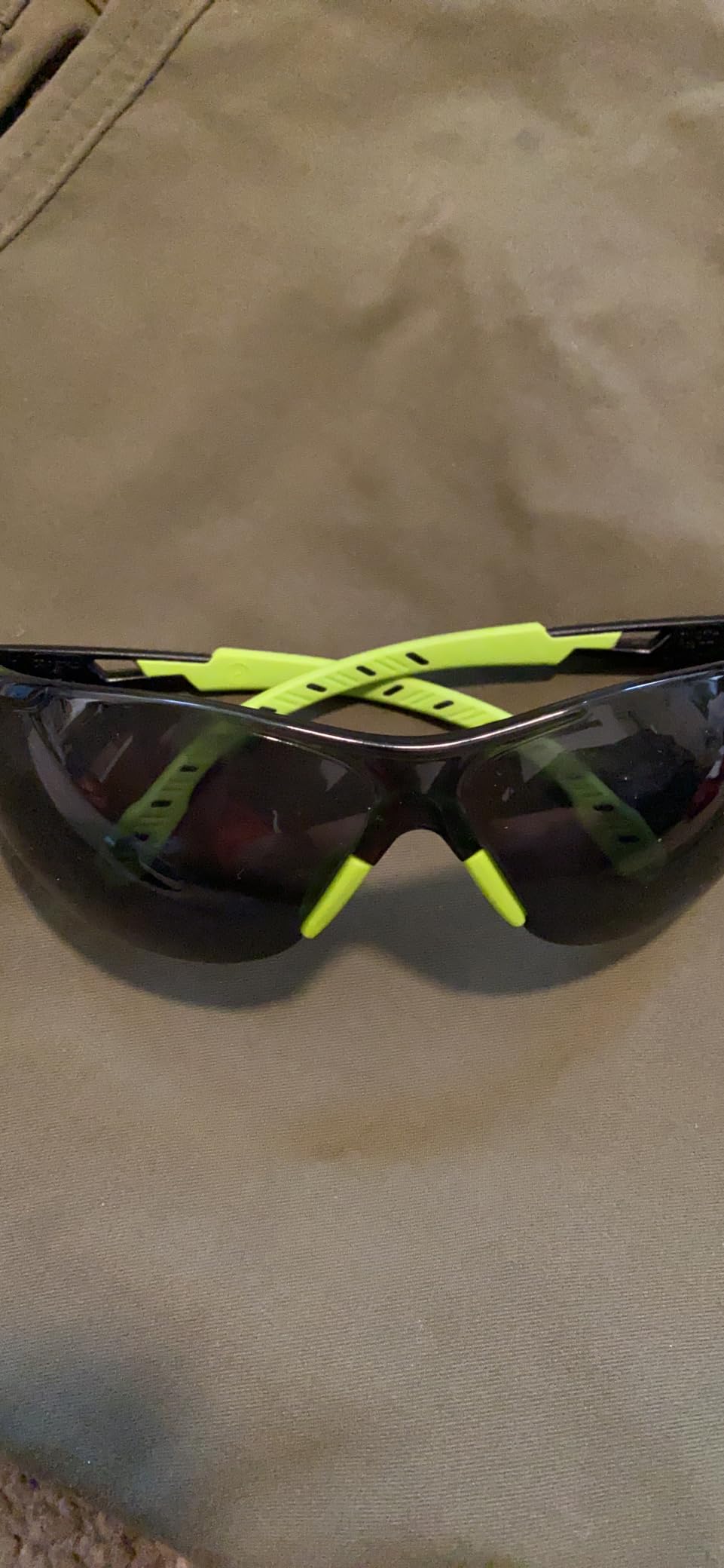 3M Safety Glasses, Solus 1000 Series, ANSI Z87, Scotchgard Anti-Fog, Clear Lens, Low Profile, Blue/Black Frame Customer Review 3M Safety Glasses, Solus 1000 Series, ANSI Z87, Scotchgard Anti-Fog, Clear Lens, Low Profile, Blue/Black Frame - Customer Photo 1