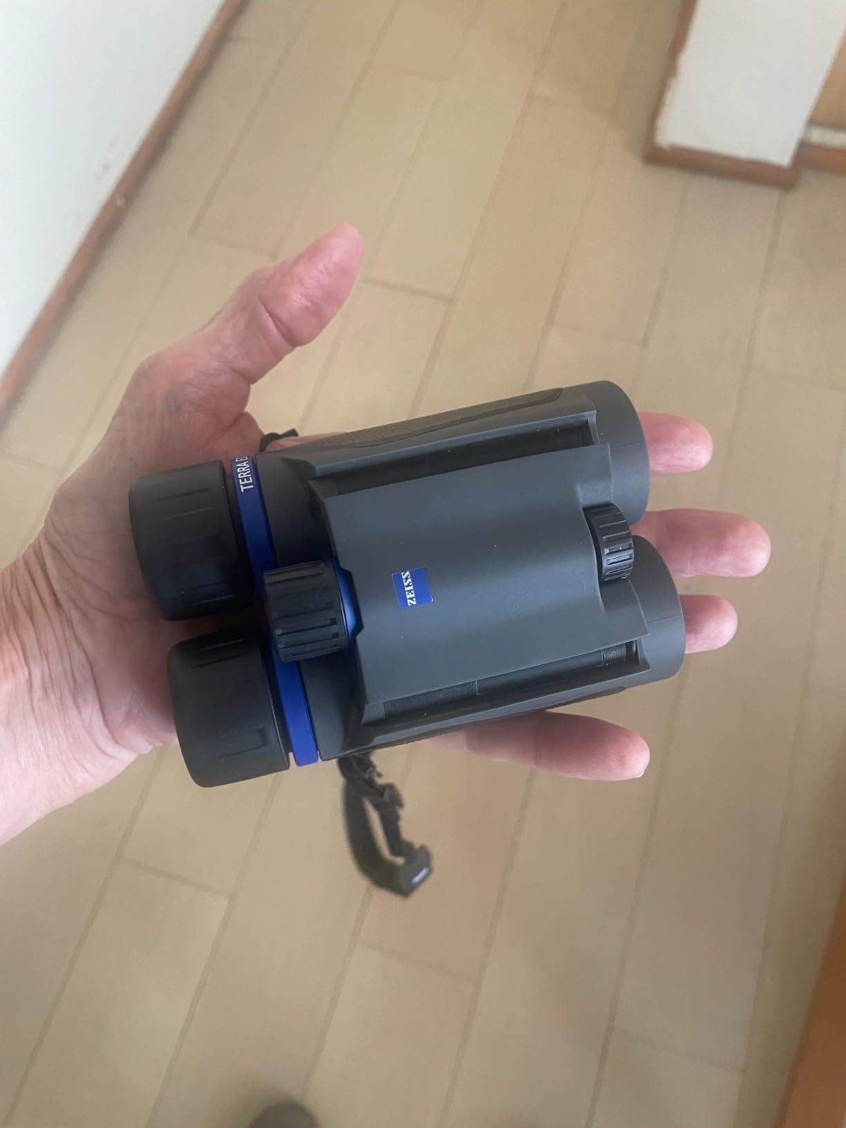 Zeiss Terra ED Pocket Binoculars 8x25 Compact, Waterproof, and Fast Focusing with Coated Glass for Optimal Clarity customer photo 1