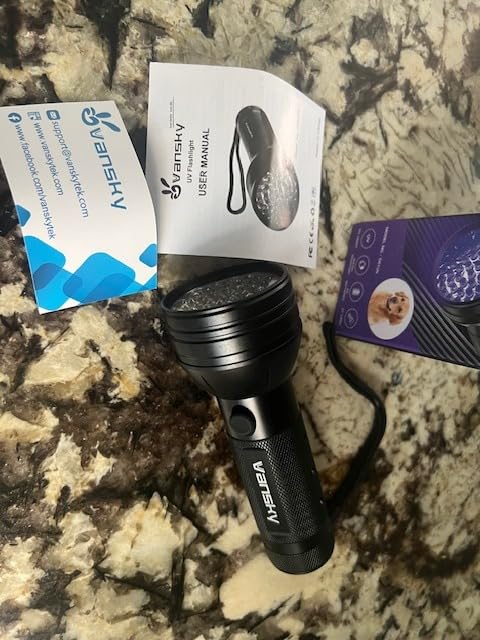 Vansky UV Flashlight Black Light, 51 LED Blacklight Pet Urine Detector for Dog/Cat Urine, Dry Stains, Bed Bug, Resin Curing, Scorpions Finder Customer Review Vansky UV Flashlight Black Light, 51 LED Blacklight Pet Urine Detector for Dog/Cat Urine, Dry Stains, Bed Bug, Resin Curing, Scorpions Finder - Customer Photo 2