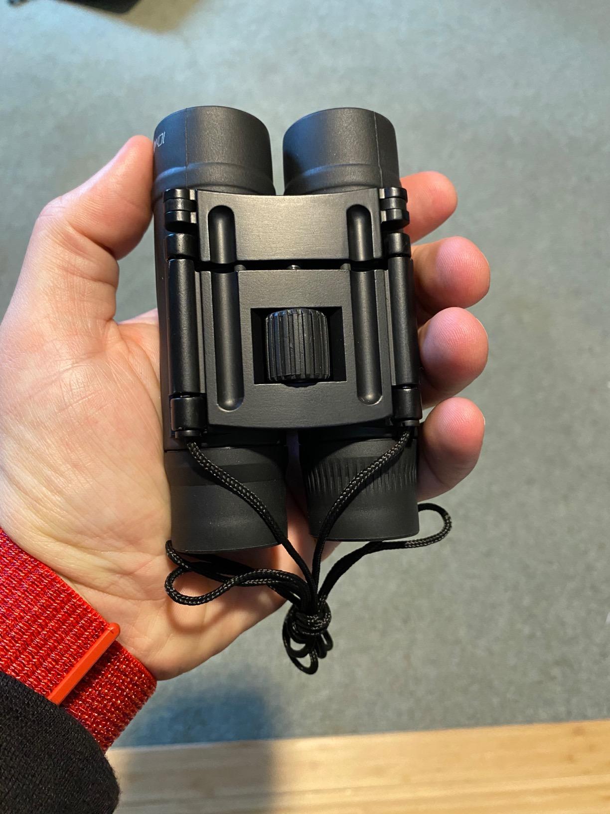 Tasco TAS168125-BRK Essentials Binoculars 10x25, Black customer photo 2