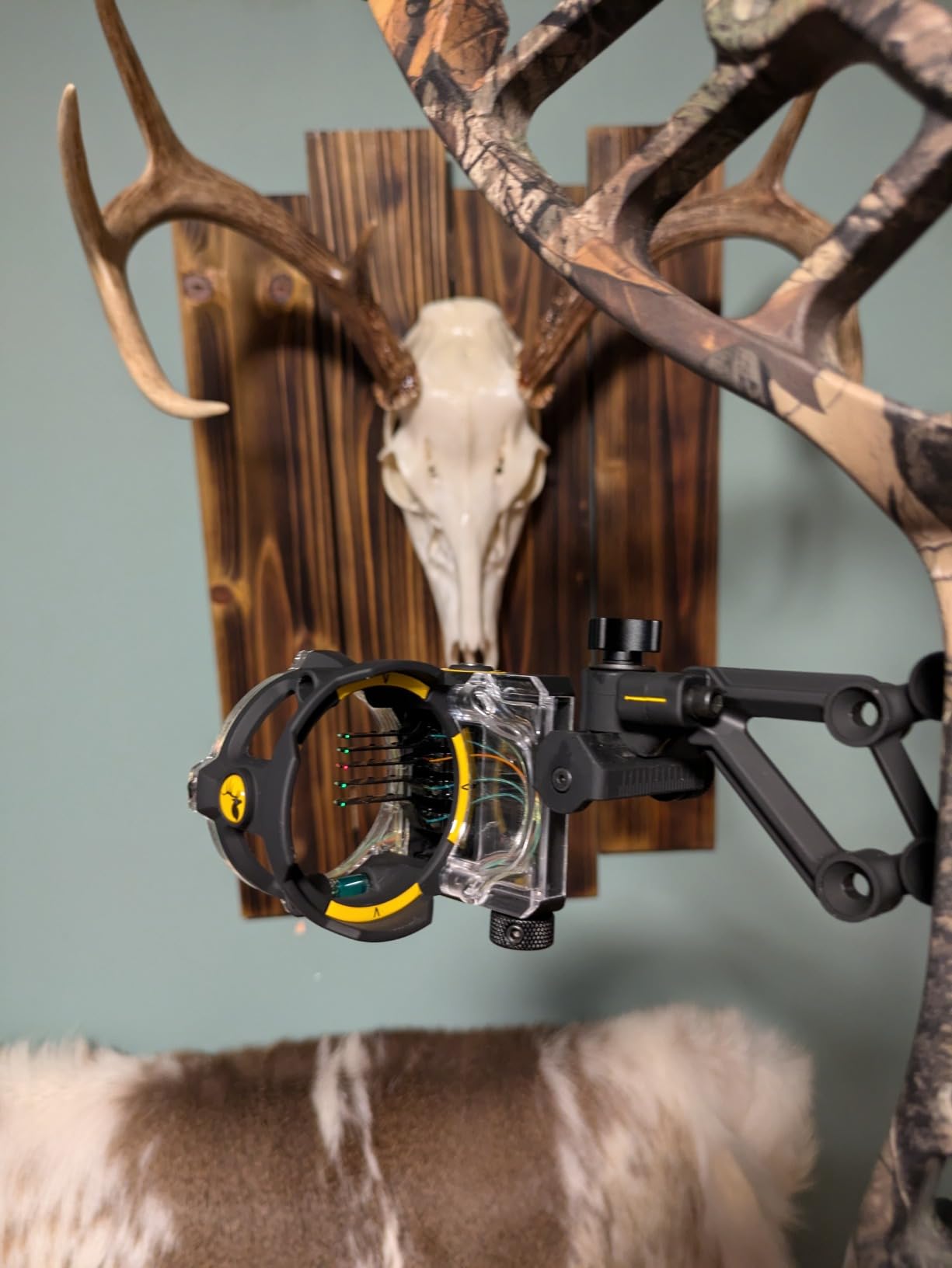 Trophy Ridge React H5 Bow Sight - 5 Pin Sight, Tool Less Windage and Elevation Adjustability, 2nd Axis Leveling, Adjustable Click Light customer photo 1