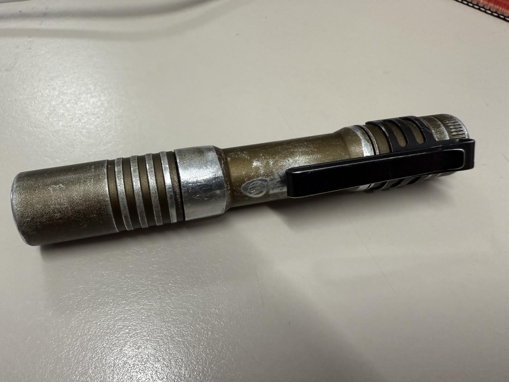 Streamlight 66608 MicroStream 250-Lumen EDC Ultra-Compact Flashlight with USB Rechargeable Battery, Clear Retail Packaging, Coyote Customer Review Streamlight 66608 MicroStream 250-Lumen EDC Ultra-Compact Flashlight with USB Rechargeable Battery, Clear Retail Packaging, Coyote - Customer Photo 1