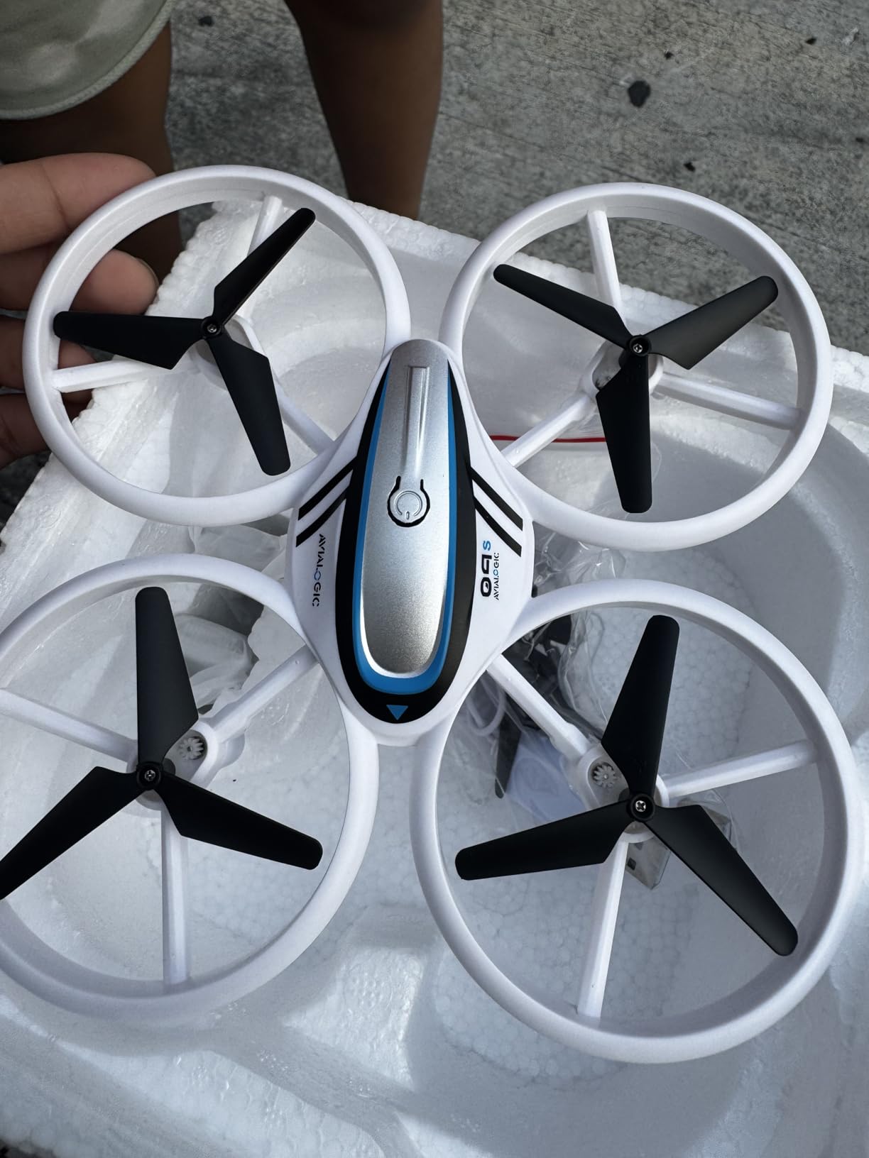 Q9s Drones for Kids,RC Drone with Altitude Hold and Headless Mode,Quadcopter with Blue&Green Light,Propeller Full Protect,2 Batteries and Remote Control,Easy to fly Kids Gifts Toys for Boys and Girls - Customer Photo 2