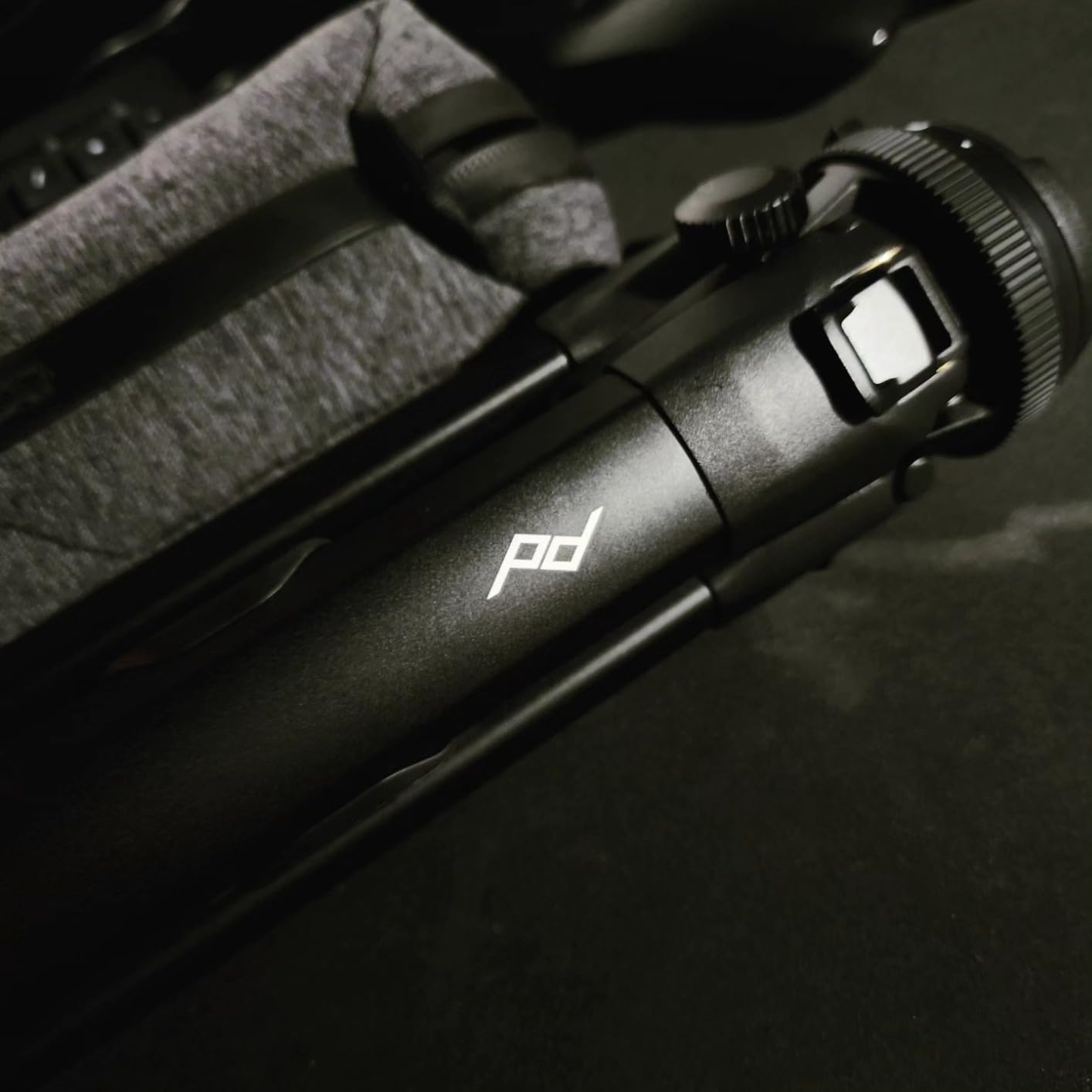 Peak Design Travel Tripod, Aluminum, Compact Design, Quick Setup and Takedown, Pro-Level Stability, Ergonomic Ball Head, Compact and Portable Travel Tripod for Camera and Phone, 20 lb Capacity Customer Review Peak Design Travel Tripod, Aluminum, Compact Design, Quick Setup and Takedown, Pro-Level Stability, Ergonomic Ball Head, Compact and Portable Travel Tripod for Camera and Phone, 20 lb Capacity - Customer Photo 2