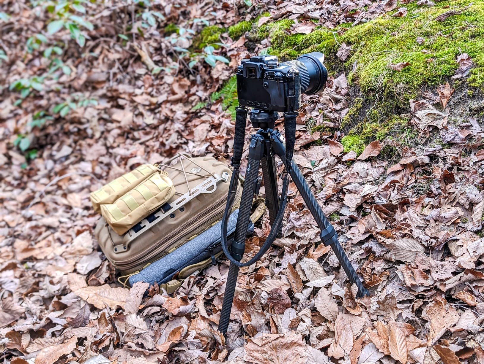 Peak Design Travel Tripod, Carbon Fiber, Compact Design, Quick Setup and Takedown, Pro-Level Stability, Ergonomic Ball Head, Compact and Portable Travel Tripod for Camera and Phone, 20 lb Capacity Customer Review Peak Design Travel Tripod, Carbon Fiber, Compact Design, Quick Setup and Takedown, Pro-Level Stability, Ergonomic Ball Head, Compact and Portable Travel Tripod for Camera and Phone, 20 lb Capacity - Customer Photo 1