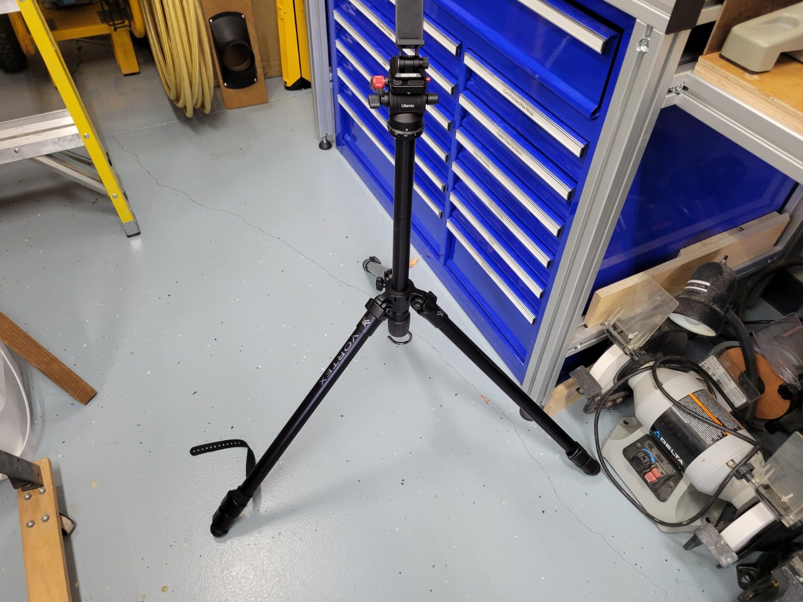 Vortex Optics High Country II Tripod Kit - Aluminum Tripod, 2-Way Pan Head, 22 lb Max Load, Rubber Feet - Unlimited, Unconditional Warranty - Customer Photo 2