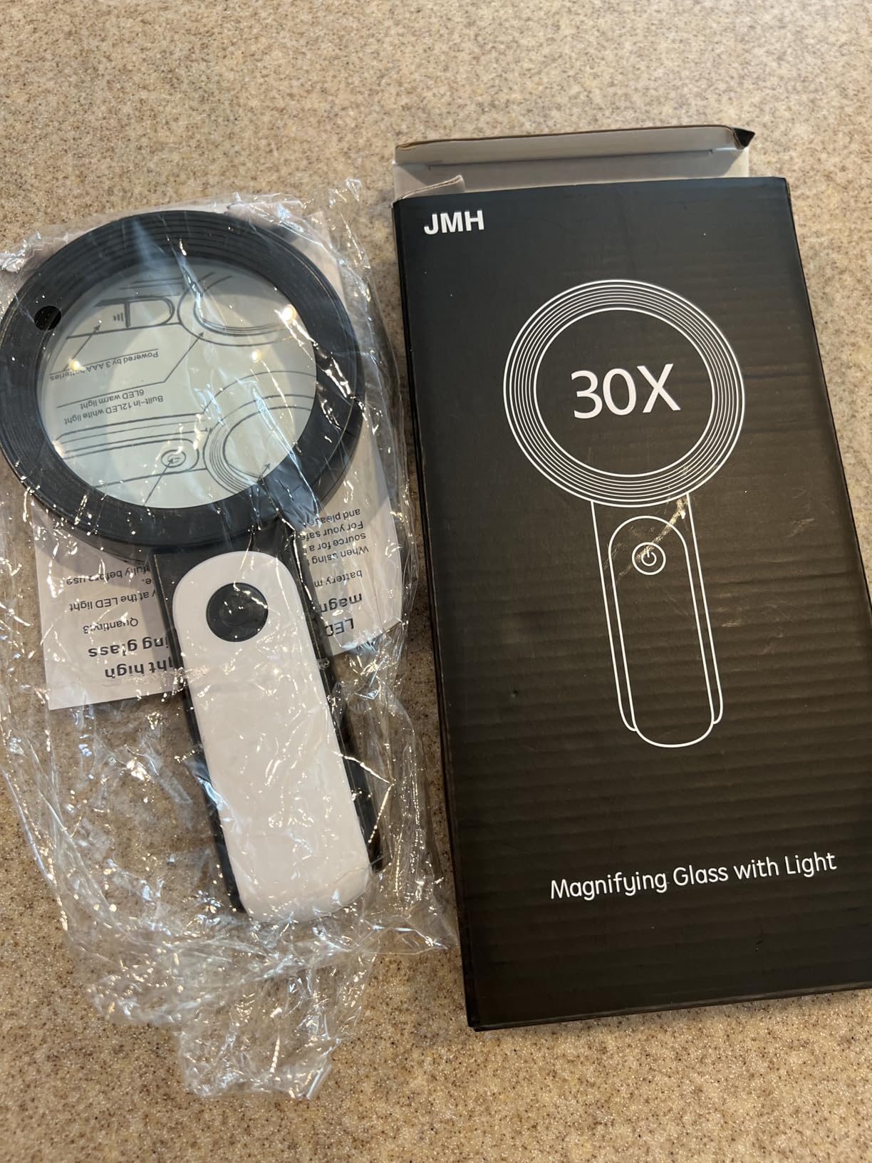 JMH Magnifying Glass with Light, High Magnification Handheld Large Magnifying Glass 18LED Cold and Warm Light with 3 Modes, Illuminated Lighted Magnifier for Seniors Reading, Coins, Jewelry - Customer Photo 2