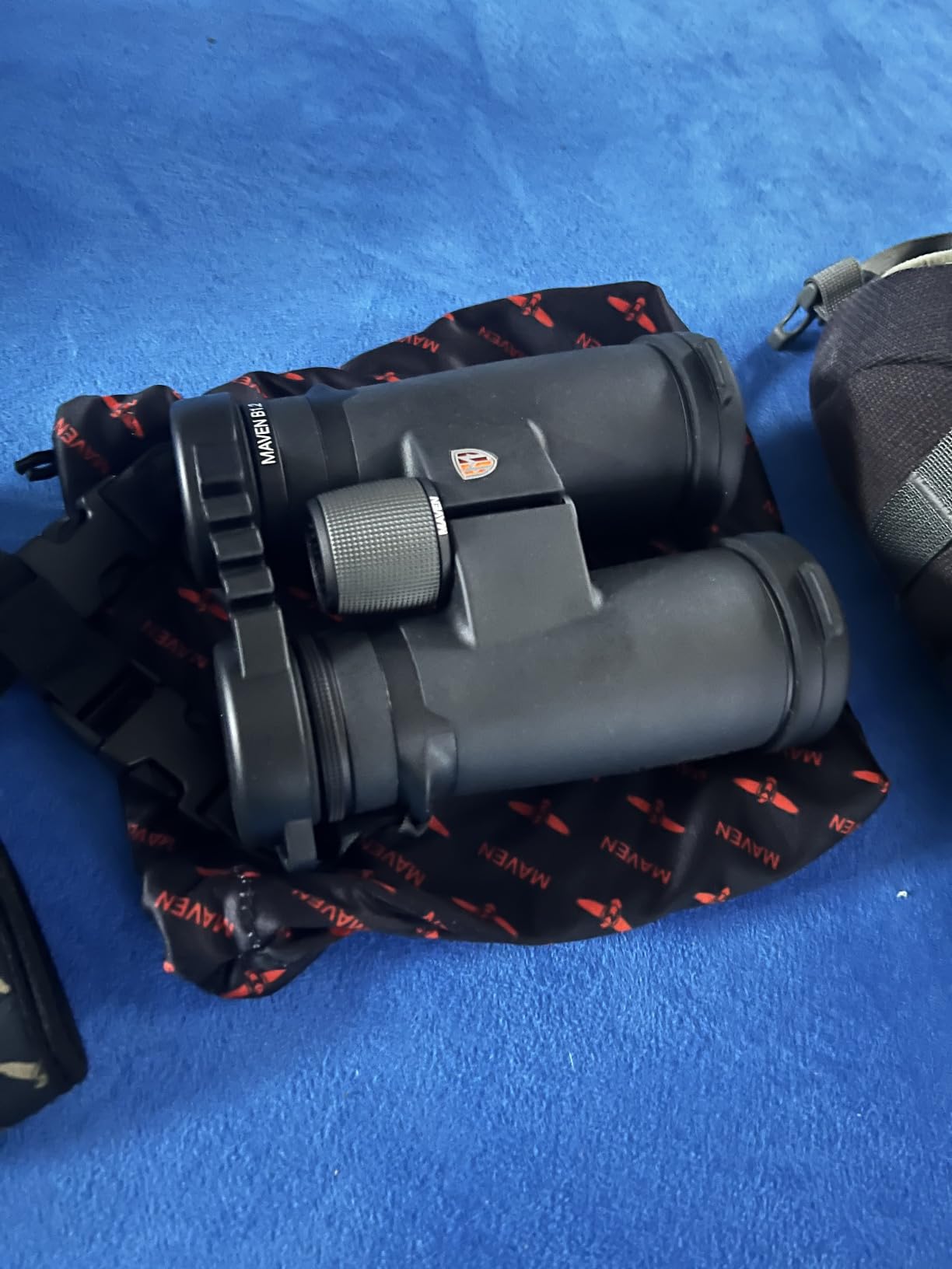 Maven B1.2 42mm ED Binocular (Black/Grey, 10x42) - Customer Photo 1