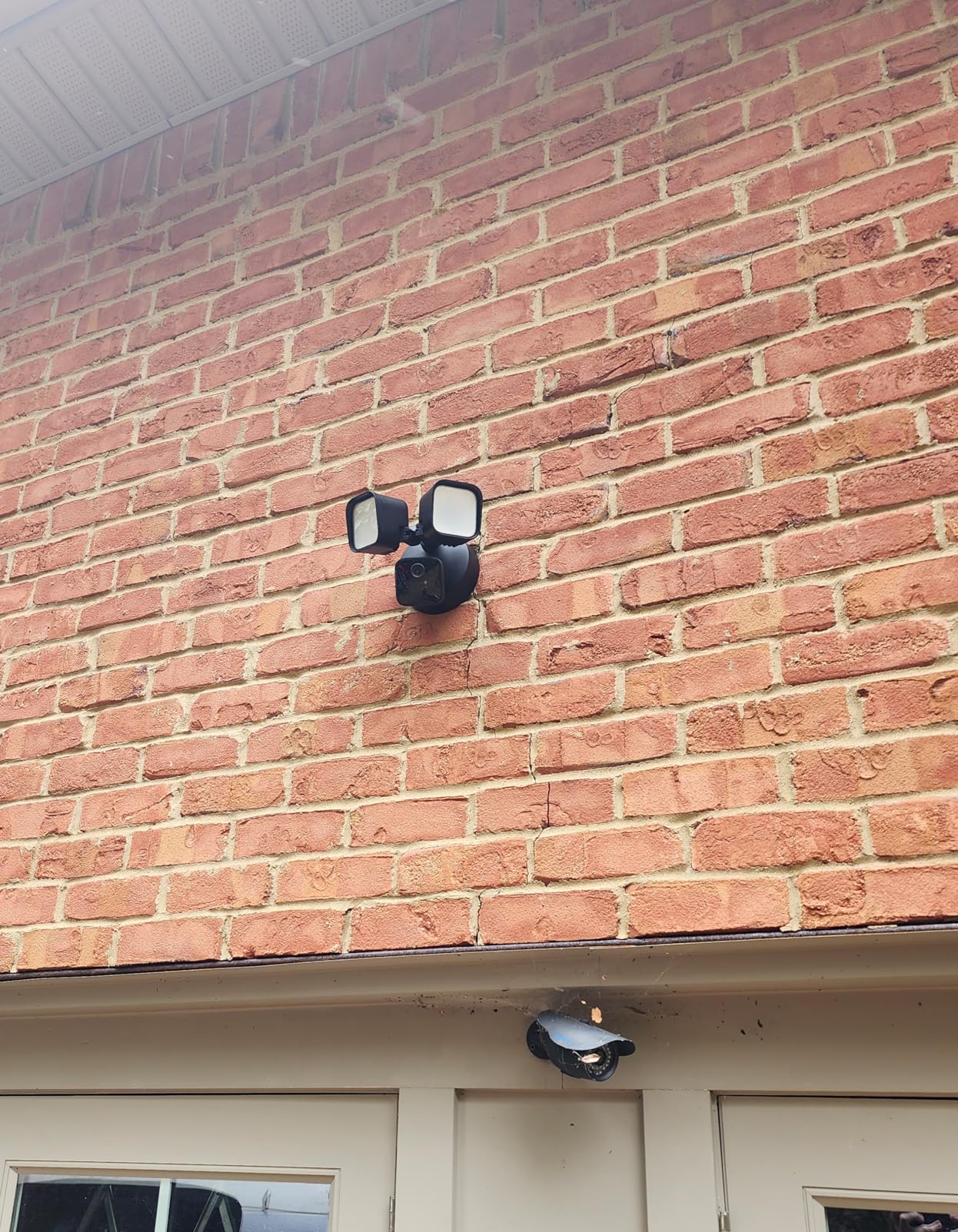 Blink Wired Floodlight Camera - Smart security camera, 2600 lumens, HD live view, enhanced motion detection, built-in siren, Works with Alexa – 1 camera (White) Customer Review Blink Wired Floodlight Camera - Smart security camera, 2600 lumens, HD live view, enhanced motion detection, built-in siren, Works with Alexa – 1 camera (White) - Customer Photo 1