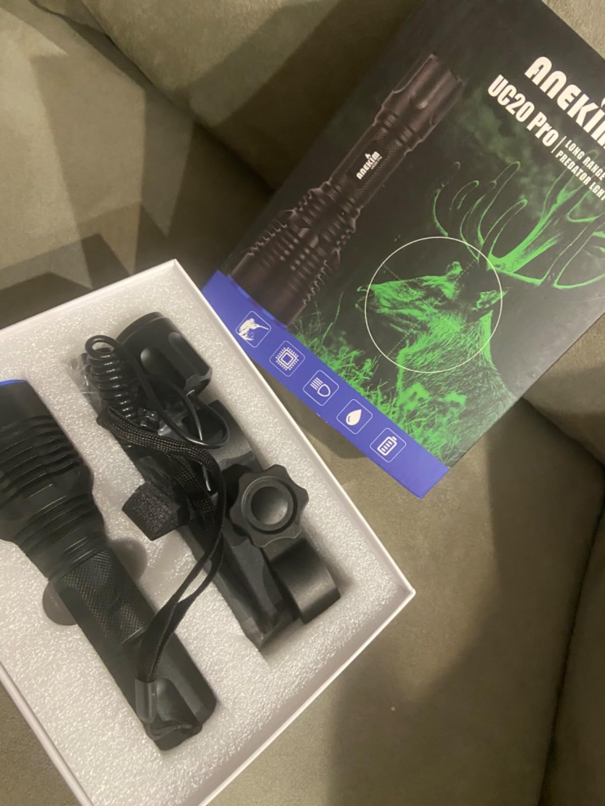 UC20Pro Green Hunting Light Flashlights 1783m Spotlight 2200 High Lumen Predator Light for Hog Coyote and Varmint Night Hunting - Customer Photo 4