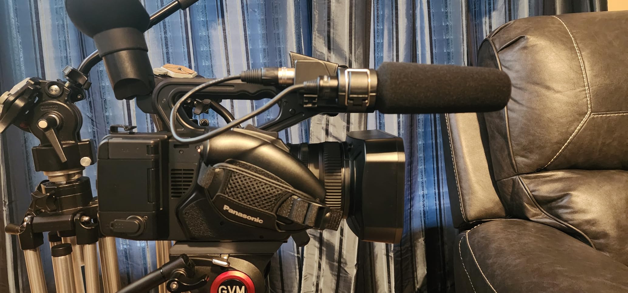 Panasonic Camcorder, Professional Quality 4K 60p, 1.0-inch Sensor, 24.5mm Wide-Angle Lens and Optical 20x Zoom, Great for News, Interviews, and Events - HC-X20 Customer Review Panasonic Camcorder, Professional Quality 4K 60p, 1.0-inch Sensor, 24.5mm Wide-Angle Lens and Optical 20x Zoom, Great for News, Interviews, and Events - HC-X20 - Customer Photo 2