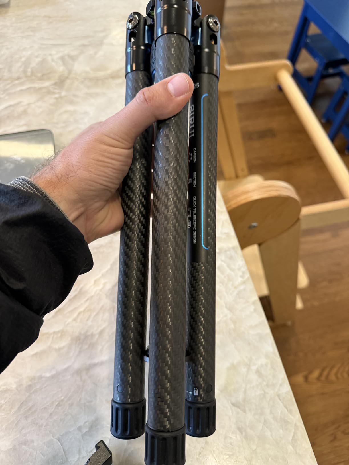 SIRUI Carbon Fiber Tripod Lightweight 2lbs with Panoramic Fluid Head, 59.8