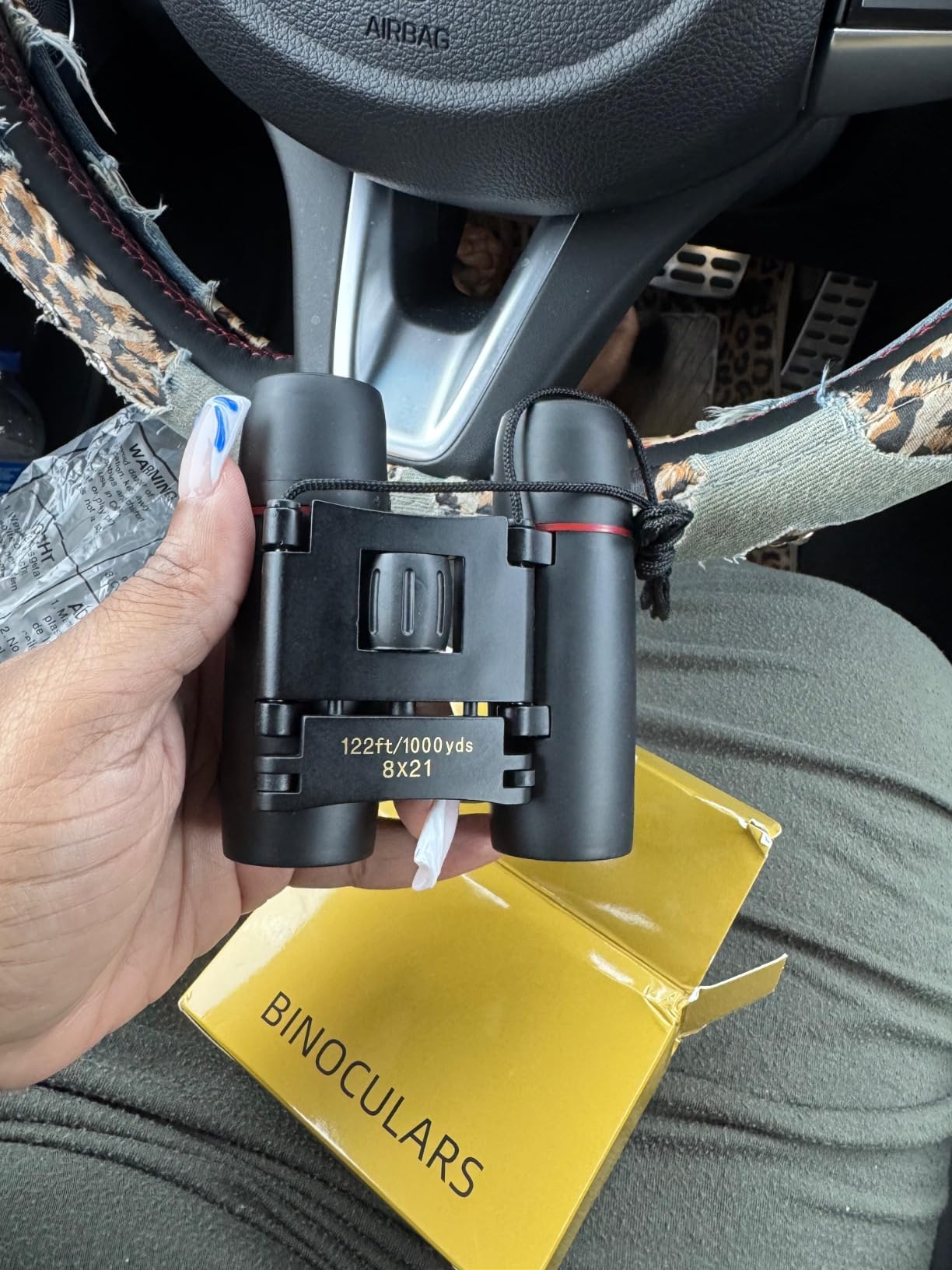 AHFLRITO Compact Binoculars, Lightweight Foldable Small Binoculars customer photo 1