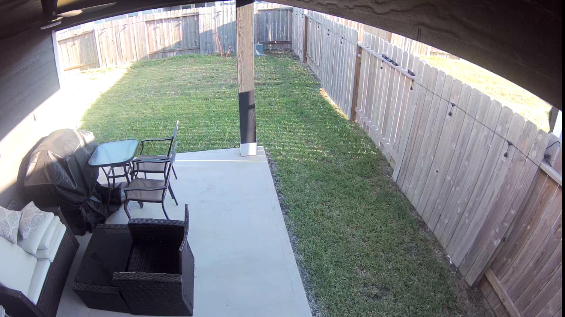 Arlo Essential Security Camera 2K |Outdoor - Indoor | 2nd Gen | Wireless with Spotlight, 2-Way Audio, Color Night Vision, Live Stream, Motion Activation, Real Time Notifications, Wide Angle - White Customer Review Arlo Essential Security Camera 2K |Outdoor - Indoor | 2nd Gen | Wireless with Spotlight, 2-Way Audio, Color Night Vision, Live Stream, Motion Activation, Real Time Notifications, Wide Angle - White - Customer Photo 1