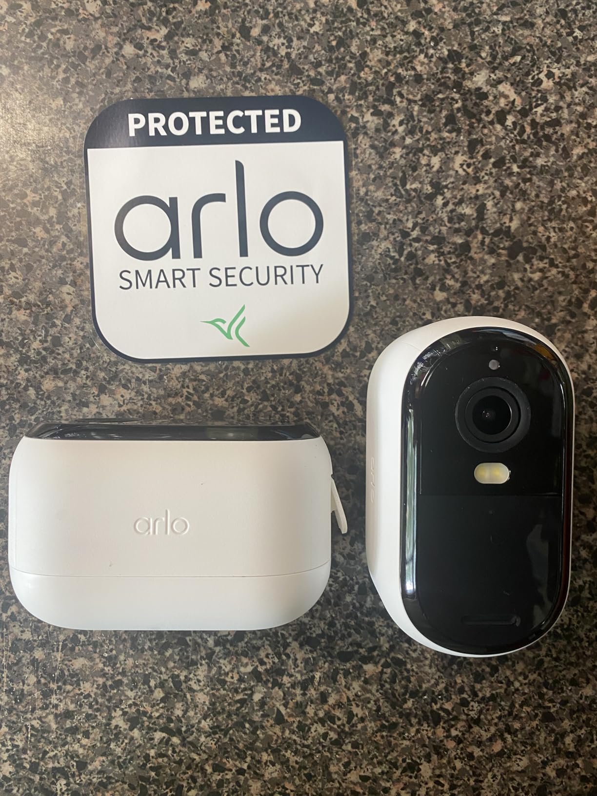 Arlo Essential Security Camera 2K |Outdoor - Indoor | 2nd Gen | Wireless with Spotlight, 2-Way Audio, Color Night Vision, Live Stream, Motion Activation, Real Time Notifications, Wide Angle - White Customer Review Arlo Essential Security Camera 2K |Outdoor - Indoor | 2nd Gen | Wireless with Spotlight, 2-Way Audio, Color Night Vision, Live Stream, Motion Activation, Real Time Notifications, Wide Angle - White - Customer Photo 3