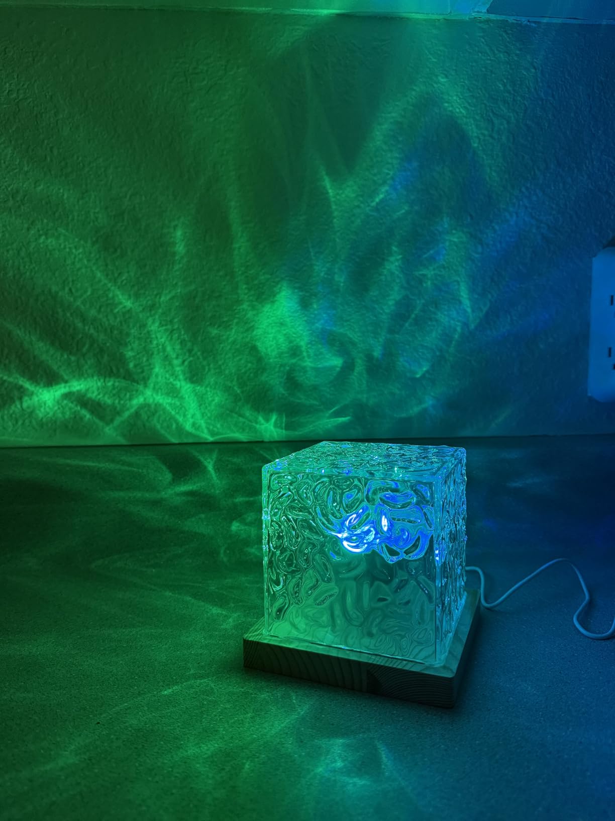 RICHMYC Ocean Wave Projector Light, 16 Colors Gradual Rotating Water Lamp with Remote Control, Beach Decor Sea Themed Northern Lights Projector for Office Bedroom Bar Restaurant(Wood) - Customer Photo 3