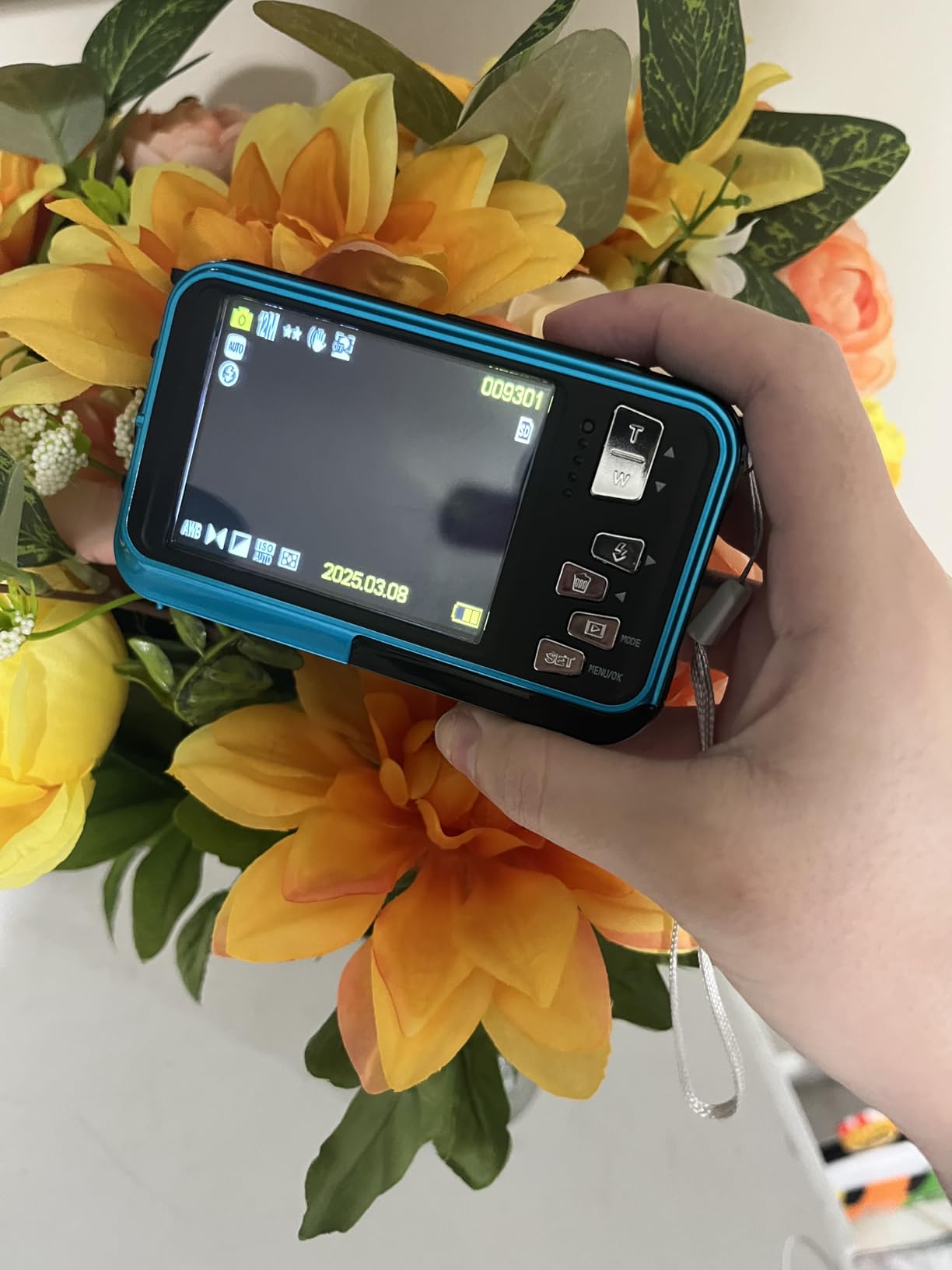 4K Underwater Camera 11FT Waterproof Camera with 32GB Card 56MP Autofocus Dual-Screen Selfie Underwater Camera for Snorkeling Waterproof Compact Floatable Digital Camera 1250mAh Battery Type-C (Blue) - Customer Photo 1