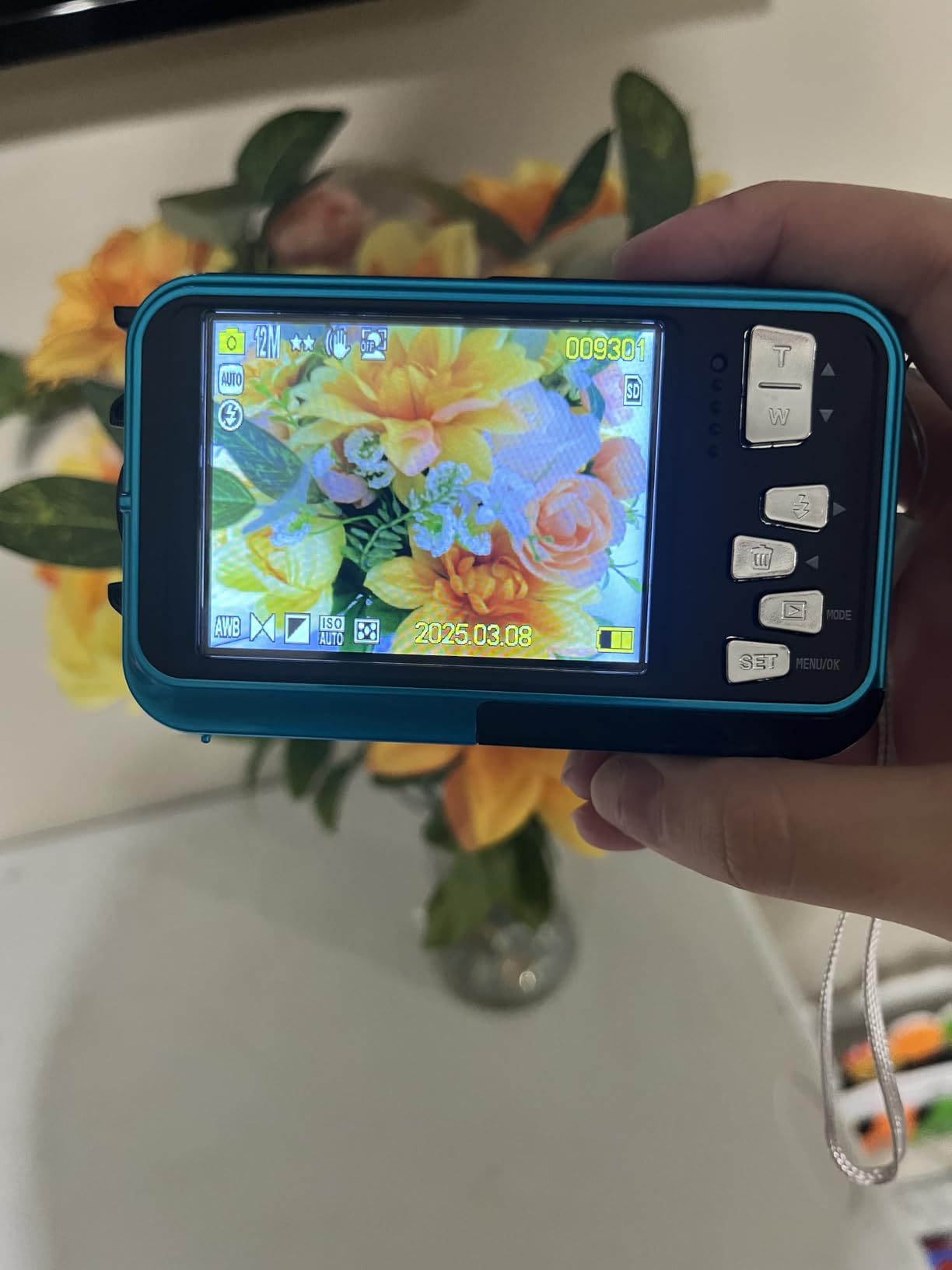 4K Underwater Camera 11FT Waterproof Camera with 32GB Card 56MP Autofocus Dual-Screen Selfie Underwater Camera for Snorkeling Waterproof Compact Floatable Digital Camera 1250mAh Battery Type-C (Blue) - Customer Photo 2