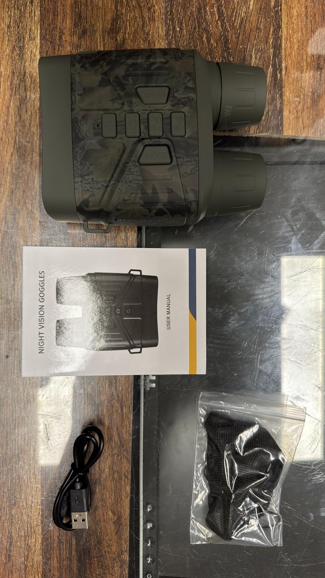 Night Vision Goggles - 4K Night Vision Binoculars with 5000mAh Rechargeable Battery, 32GB TF Card can Save Photo and Video, 3'' HD Screen for Camping & Security, Black - Customer Photo 5