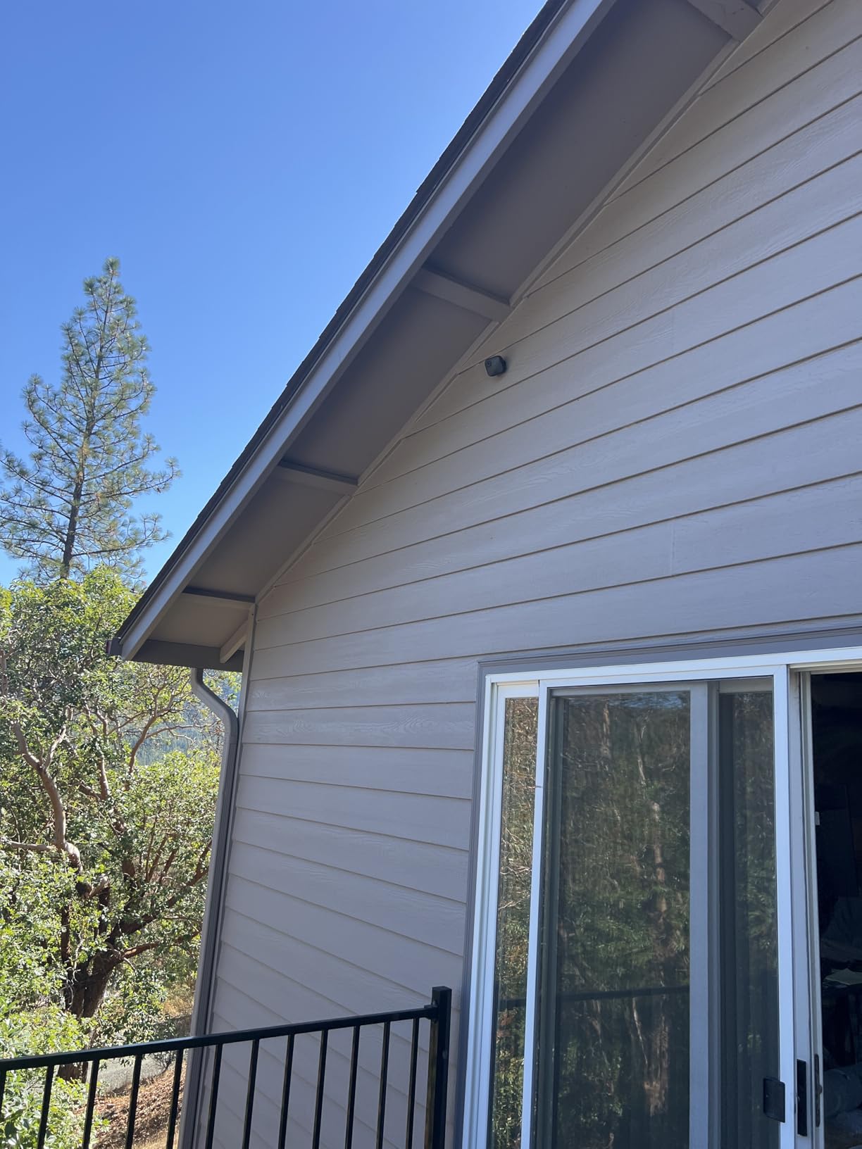 Blink Outdoor 4 – Wireless smart security camera, two-year battery life, 1080p HD day and infrared night live view, two-way talk. Sync Module Core included – 2 camera system - Customer Photo 1