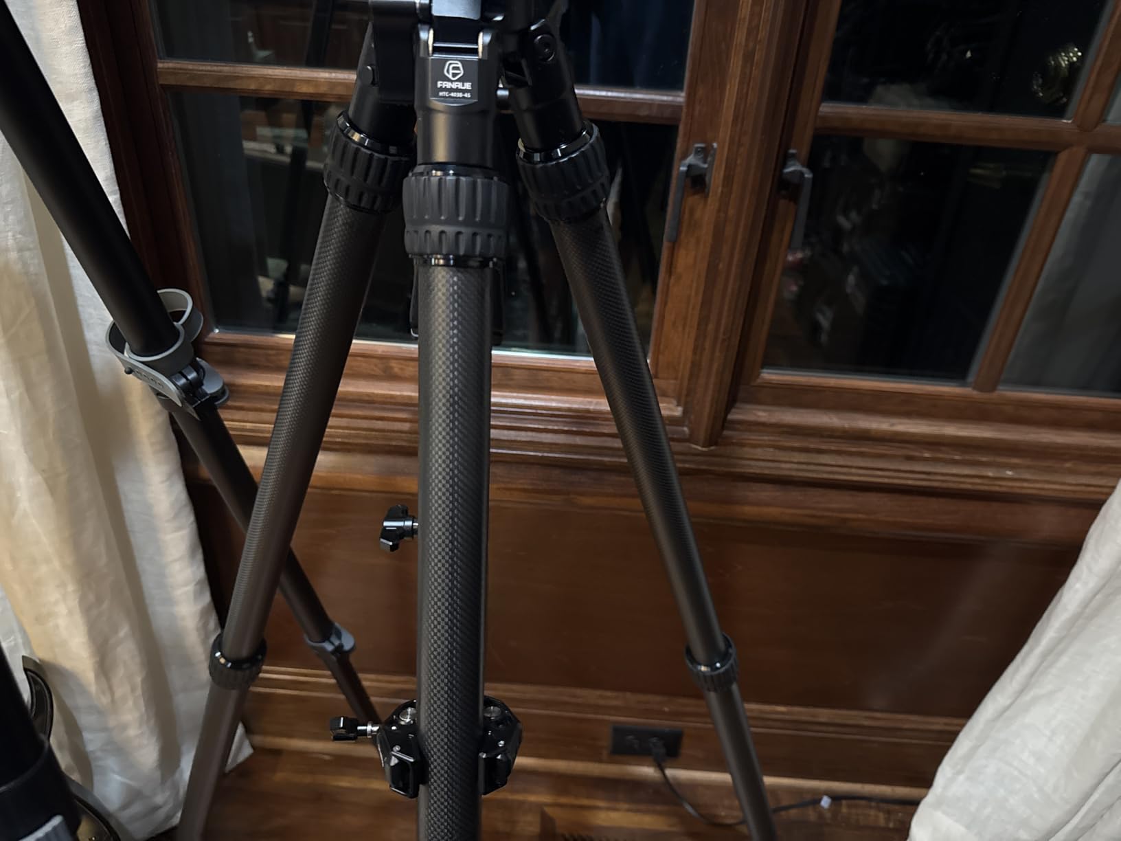 FANAUE Carbon Fiber Tripod for Hunting,360 Degree BallHead,with Arca Swiss Quick Release Plateand Hands-Free Operation for Hunting, Shooting, and Outdoors - HTC-4030-45 Customer Review FANAUE Carbon Fiber Tripod for Hunting,360 Degree BallHead,with Arca Swiss Quick Release Plateand Hands-Free Operation for Hunting, Shooting, and Outdoors - HTC-4030-45 - Customer Photo 2
