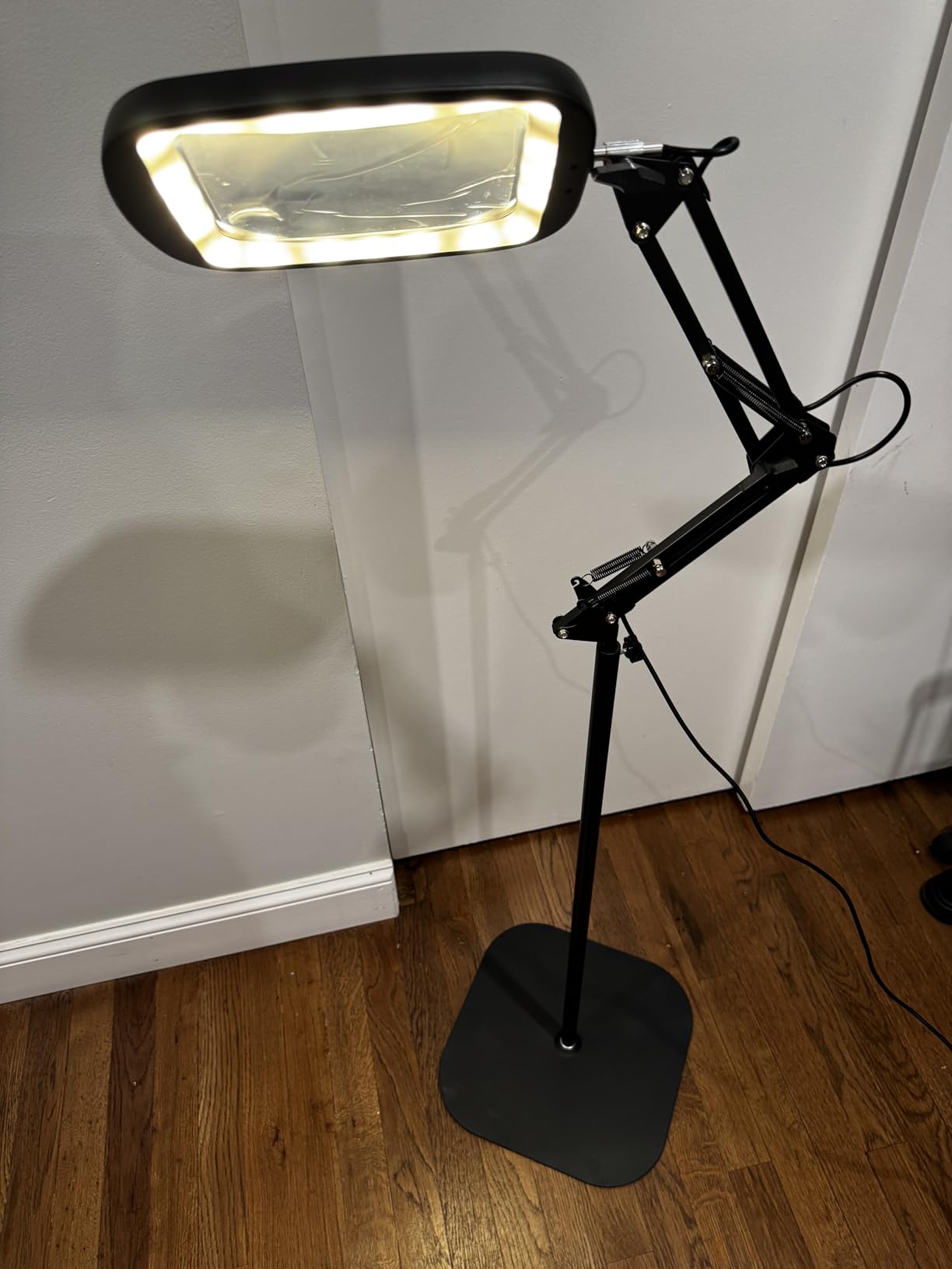 30X 10X Extra Large Floor Magnifying Glass with Light and Stand,7-inch Adjustable Height Floor Magnifying Lamp,2 in 1 Lighted Magnifiers for Close Work, Sewing,Crafts,Hobbies,Reading,Black - Customer Photo 1