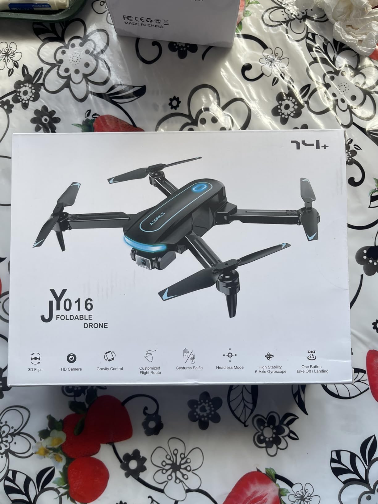Drone with Camera, Drones for Adults and Beginners, 1080P HD FPV Foldable Mini Drones for Kids, with 2 Batteries, Carrying Case, Trajectory Flight, Gravity Control, One-Key Takeoff/Landing, 360° Flip, Toys for Gift - Customer Photo 2