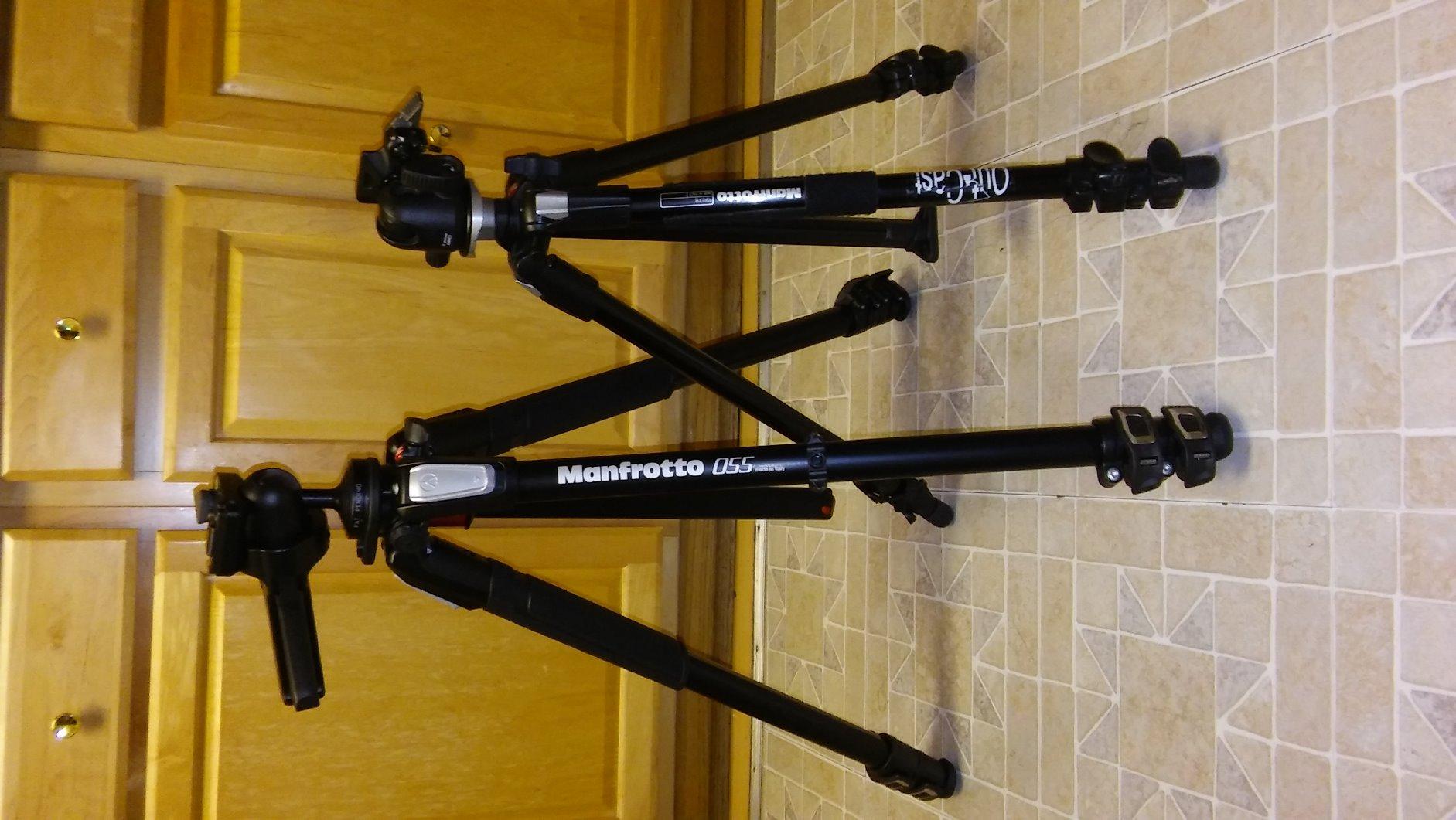 Manfrotto 055 Aluminum 3-Section Tripod with Horizontal Column (MT055XPRO3), Black customer photo 1