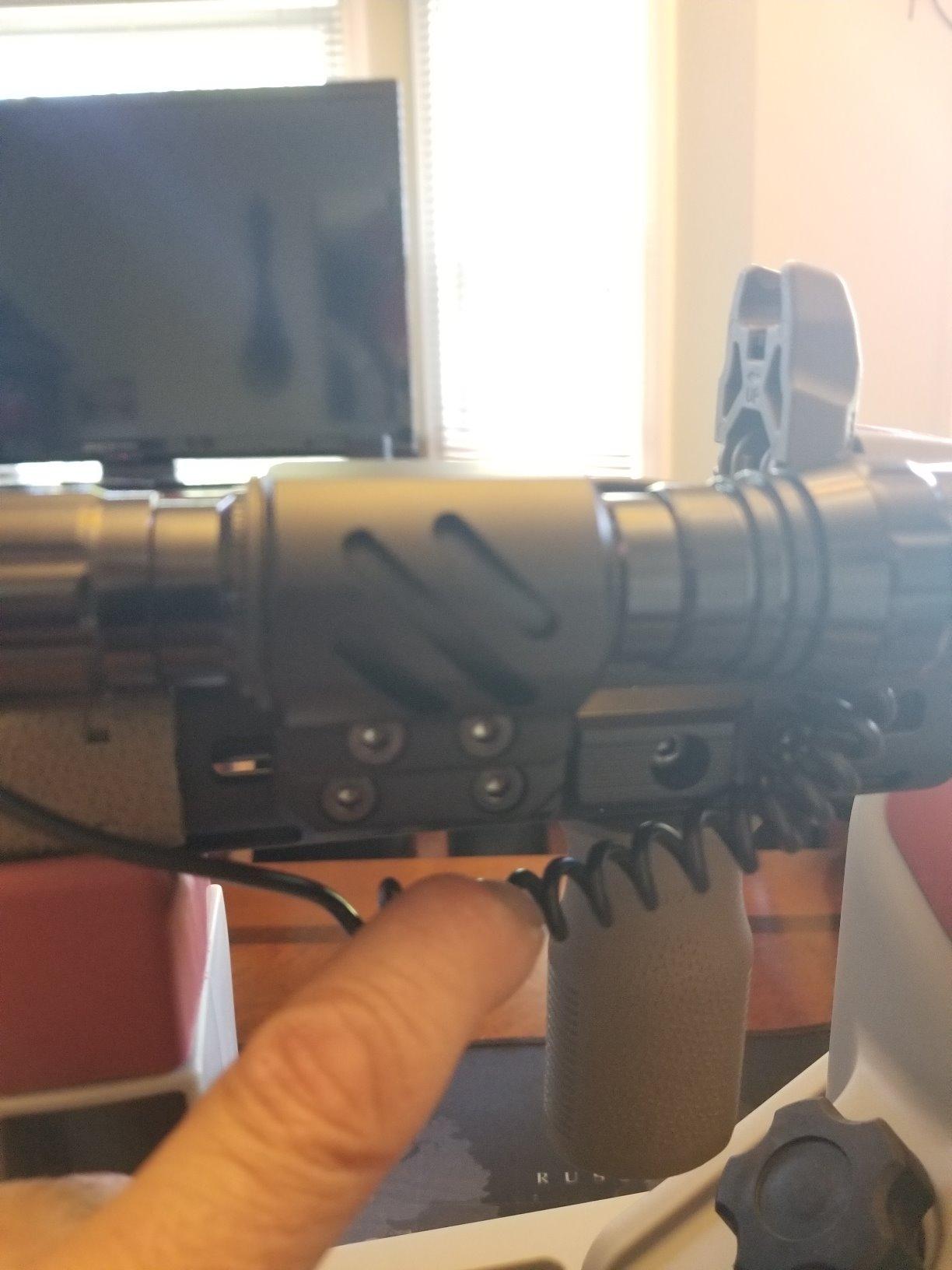 Feyachi Tactical Flashlight 1200 Lumens 11000Candela Rifle Light with M-LOK Offset Mount and Pressure Switch 200m Beam 4H Runtime IP65 Waterproof customer photo 2