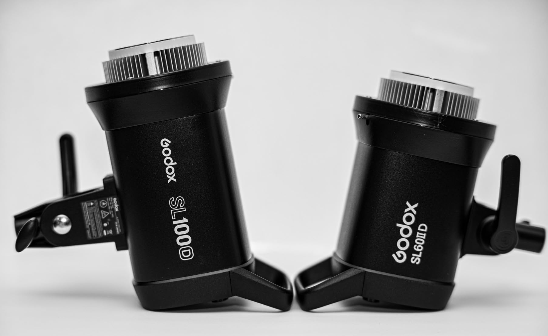 Godox SL100D 100W Daylight LED Video Light - 32,100Lux at 1M, 5600K, CRI 96+, Bowens Mount LED Continuous Light, 8 FX, App Control, Silent Studio Lighting for Video Recording, Photography, Live Streaming customer photo 1