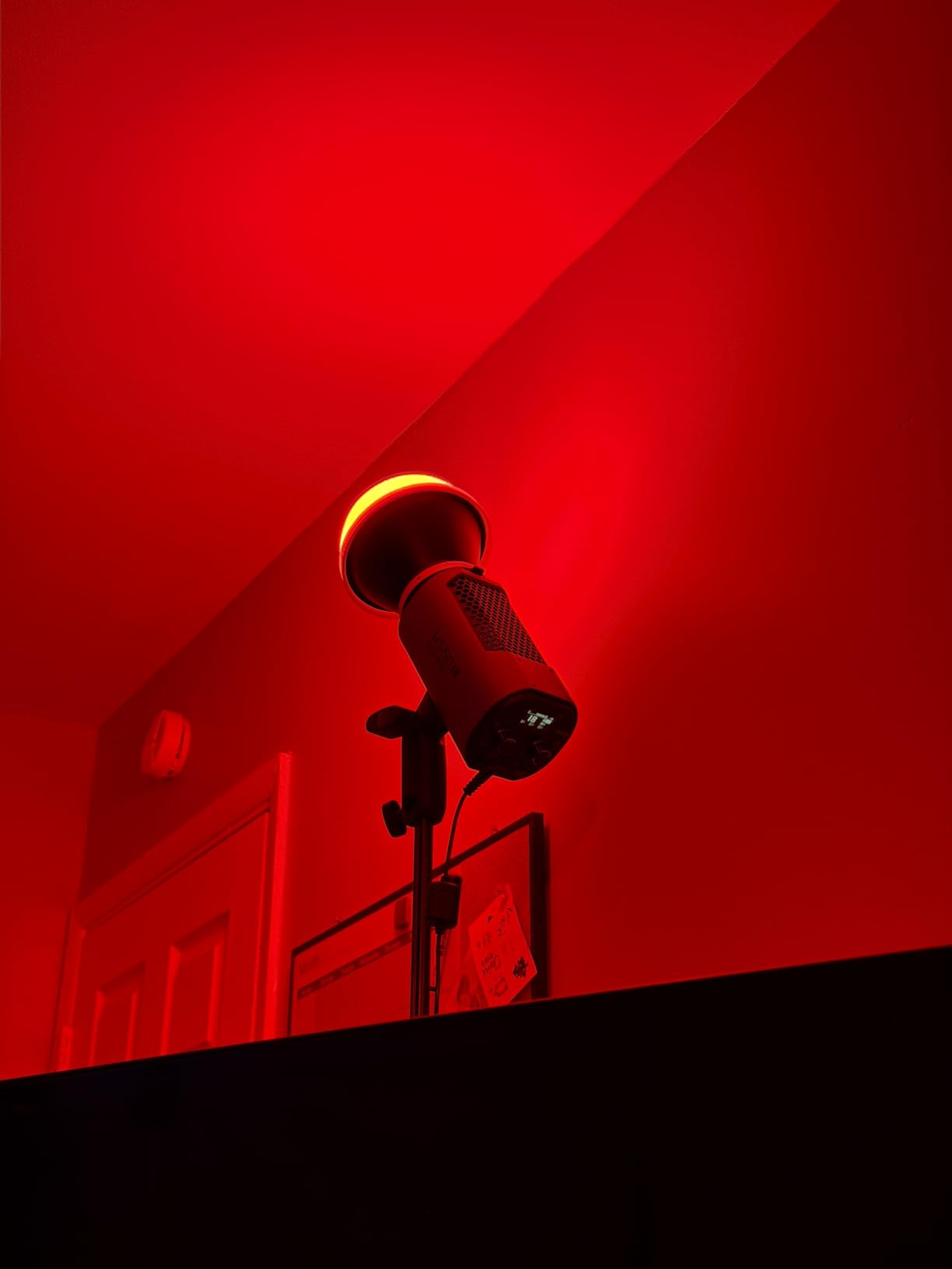 NEEWER MS60C RGBWW LED Video Light with 2.4G/APP Control, 65W Metal Mini RGB COB Continuous Output Lighting Bowens Mount Handheld Spotlight 2700K-6500K, 8300lux/1m, CRI 97+/TLCI 98+, 17 Effects customer photo 1