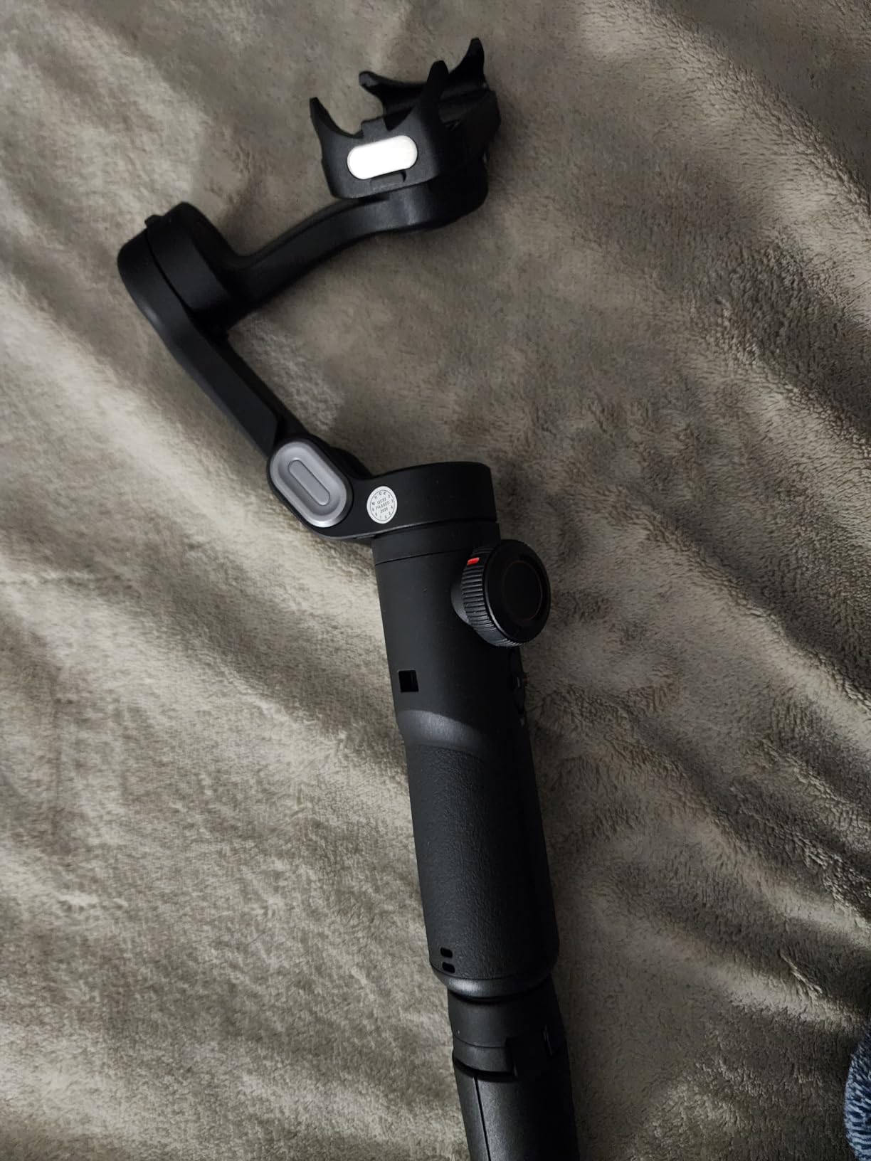 AOCHUAN Smart XE 3-Axis Gimbal Stabilizer for iPhone&Android,Foldable customer photo 1