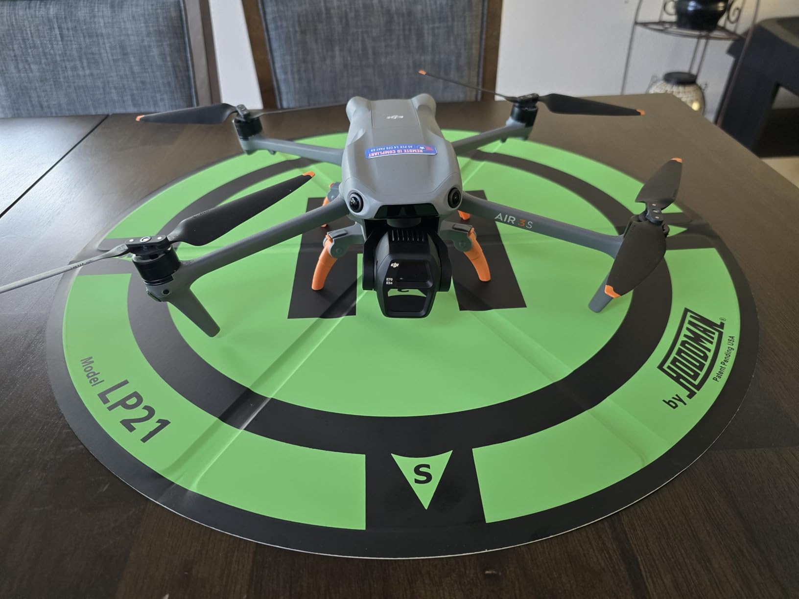 Hoodman Weighted Trifold UAV Drone Landing Pad LP21 fits Mini 4 Pro, mini 3 pro, mavic and spark. Durable, No Stakes Required, collapses to one sixth of deployed size customer photo 2