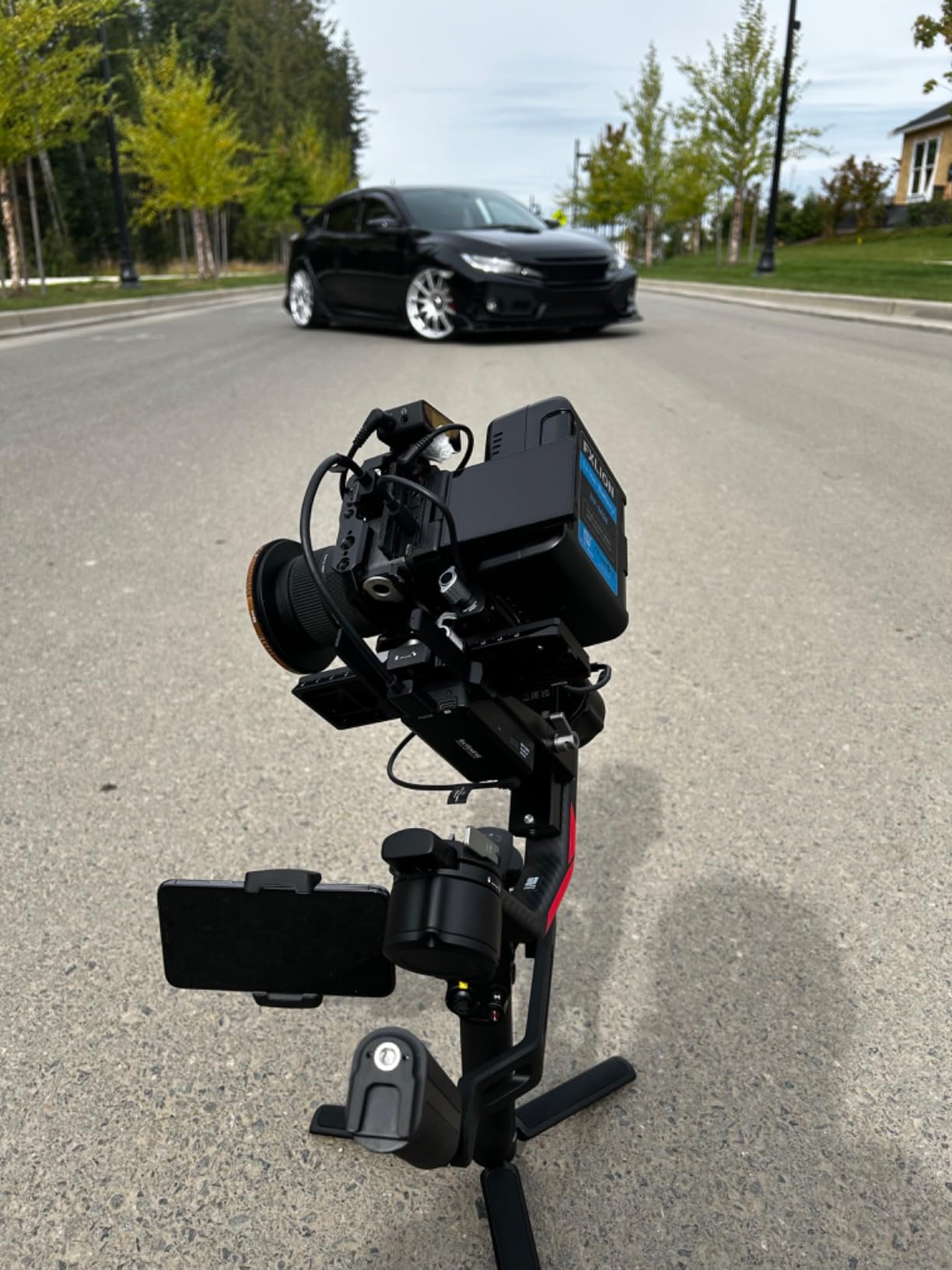DJI RS 4 Pro, 3-Axis Gimbal Stabilizer for DSLR & Cinema Camera Canon/Sony/Panasonic/Nikon/Fujifilm, 2nd-Gen Native Vertical Shooting, 4.5kg (10lbs) Payload customer photo 2