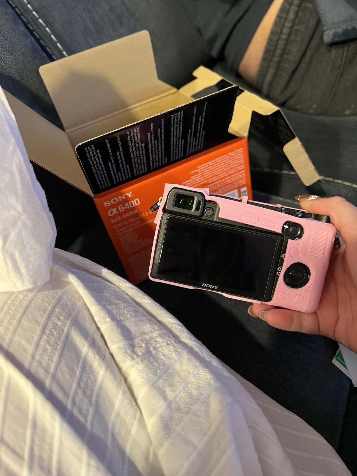Sony Alpha a6400 Mirrorless Camera with E PZ 16-50mm f/3.5-5.6 OSS II Lens, Black customer photo 1