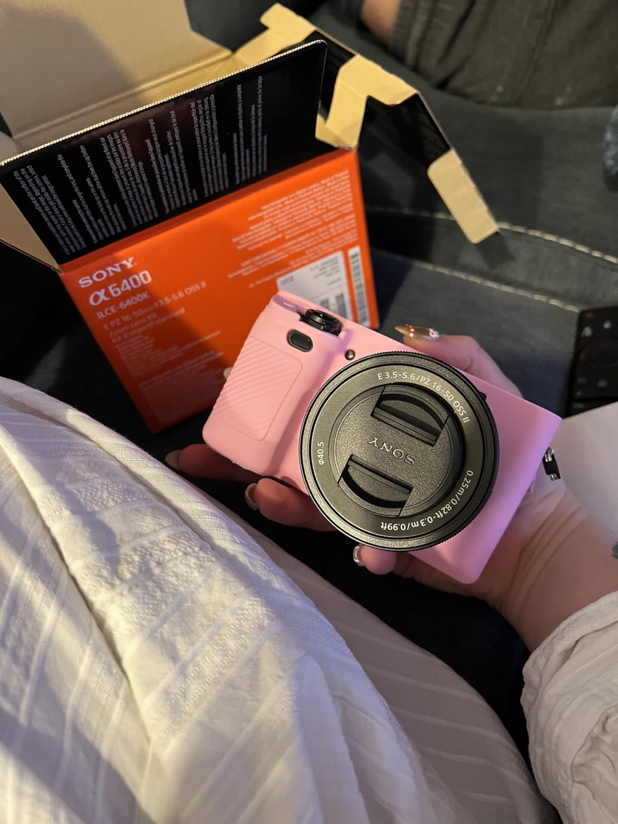 Sony Alpha a6400 Mirrorless Camera with E PZ 16-50mm f/3.5-5.6 OSS II Lens, Black customer photo 2