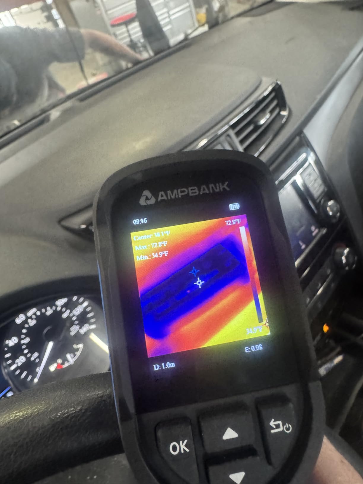 H128 Handheld Thermal Camera, 240x240 TISR Resolution, 24h Battery Life customer photo 2