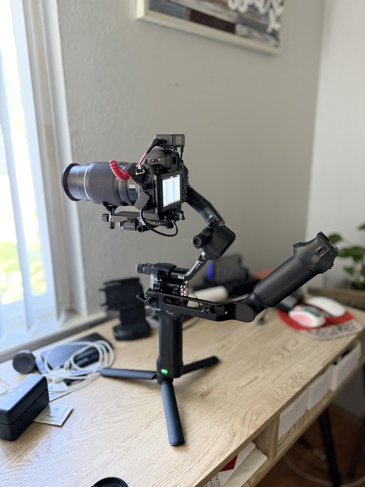 DJI RS 5, Gimbal Stabilizer for Camera, Canon/Sony/Nikon/Fujifilm | Fine-Tuning Knobs, 2nd-Gen Automated Axis Locks, Quick-Open Tripod, Z-Axis Indicator customer photo 1