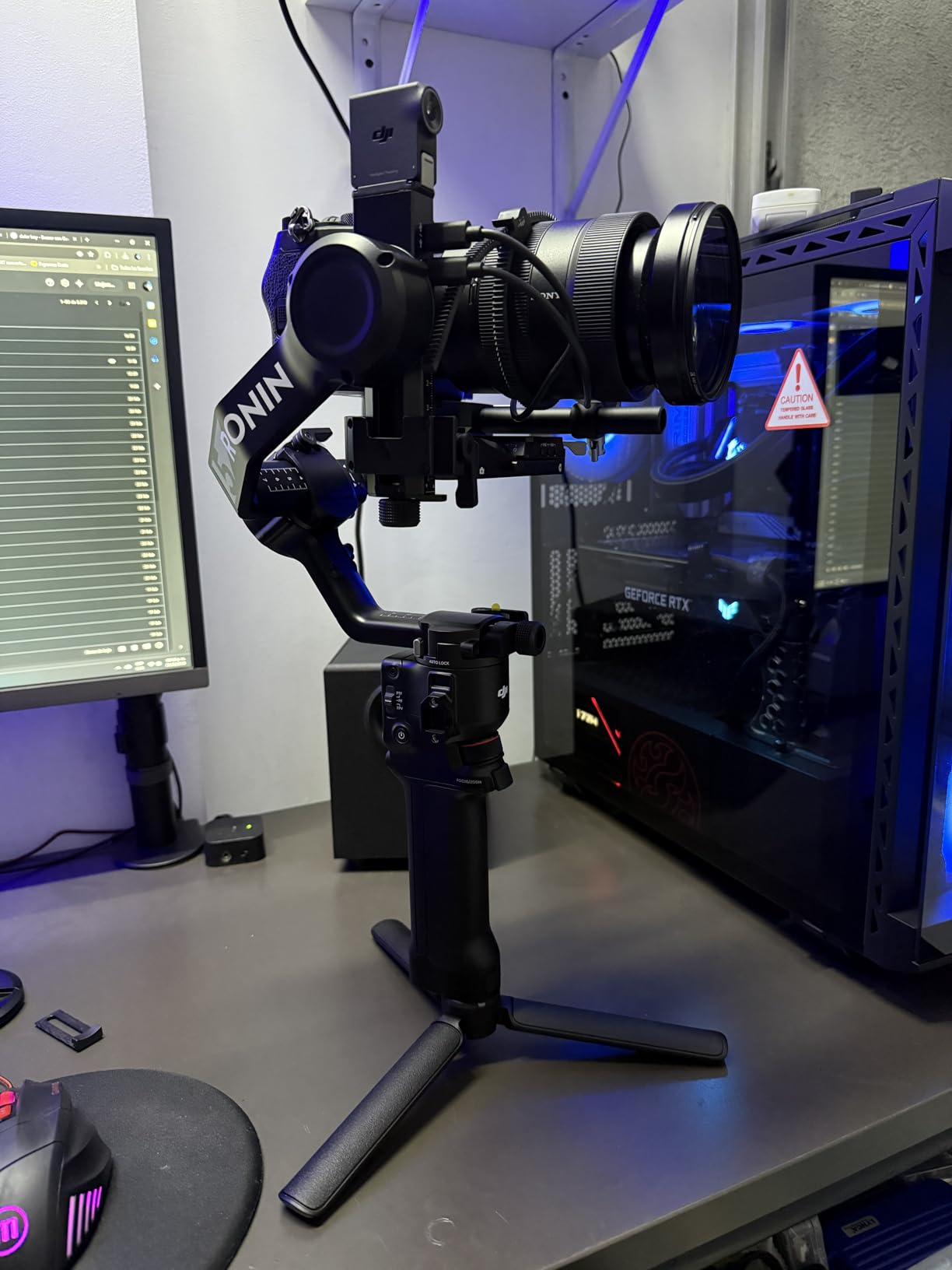 DJI RS 5, Gimbal Stabilizer for Camera, Canon/Sony/Nikon/Fujifilm | Fine-Tuning Knobs, 2nd-Gen Automated Axis Locks, Quick-Open Tripod, Z-Axis Indicator customer photo 2