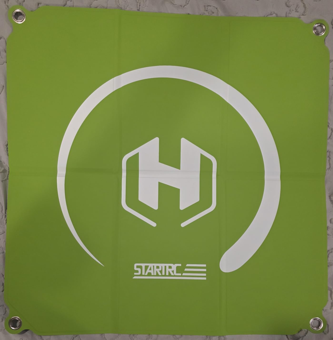 STARTRC Drone Landing Pad for DJI Mini & NEO Drones (22 in/55 cm), Foldable & Portable, Waterproof, Stain-Resistant, Ideal for the Mini 5 Pro, Mini 3, Mini 4K, NEO 2, Mini 4 Pro, Avata 2, Avata 360, Flip, FPV drones, Compatible with Mavic 4 & Air 3S, Ideal for Outdoor Flying customer photo 1