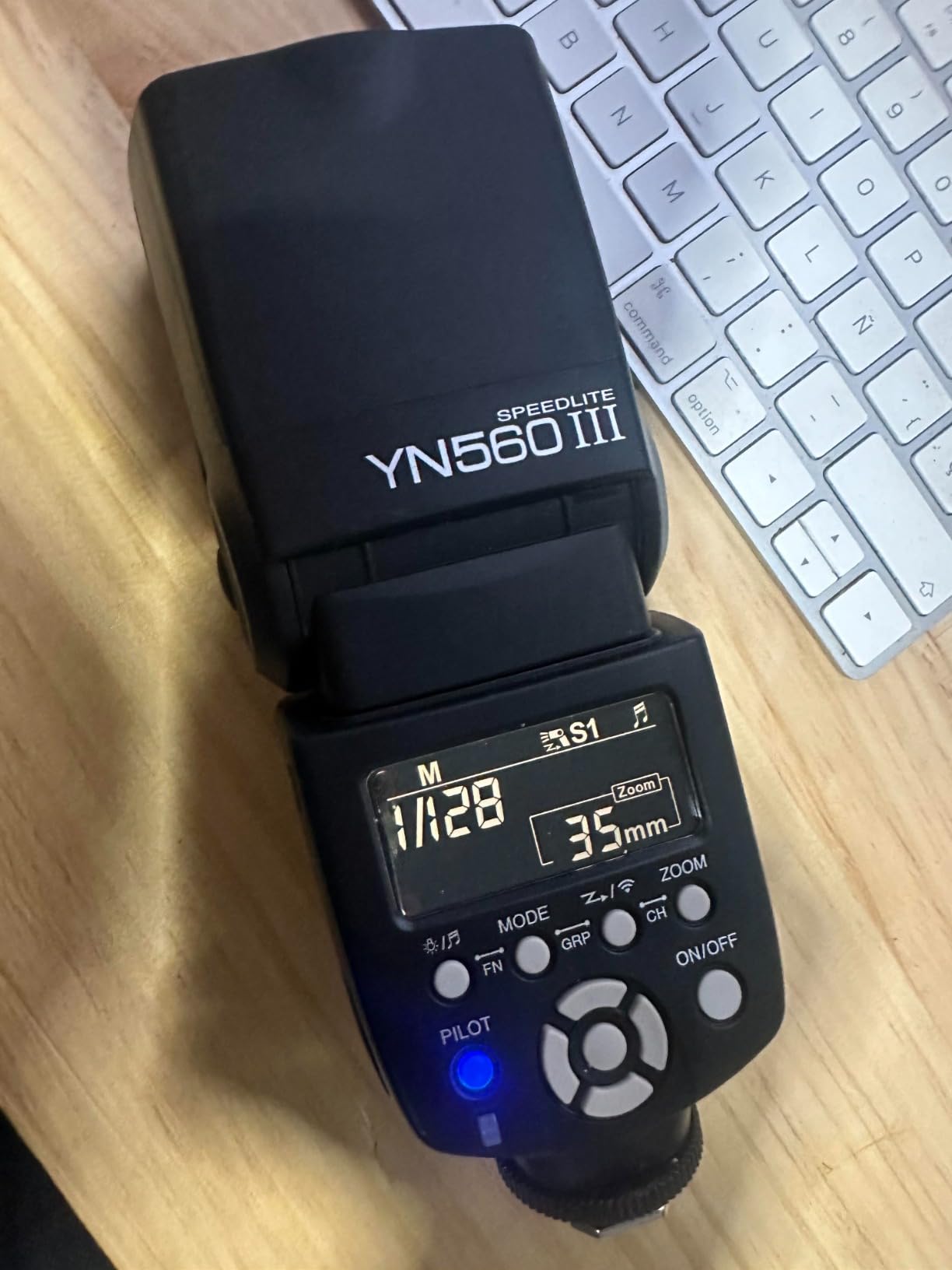 Yongnuo YN 560 III Professional Flash Speedlight Flashlight, GN58 2.4G Receiver, Built in Trigger Receiver System, YN560 III YN-560III YN560III for Canon Nikon Pentax Olympus Camera customer photo 2