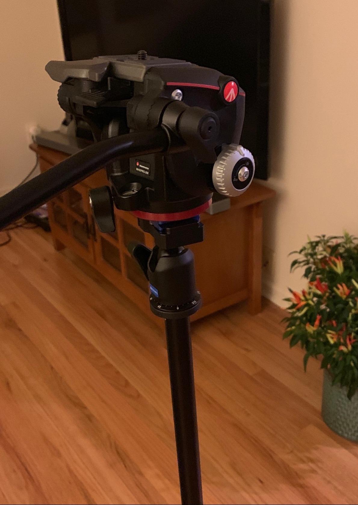 Manfrotto XPRO Fluid Head with Fluidity Selector (MHXPRO-2W) | Includes quick release plate, screws and 10 year warranty for filming, stability and protection customer photo 1