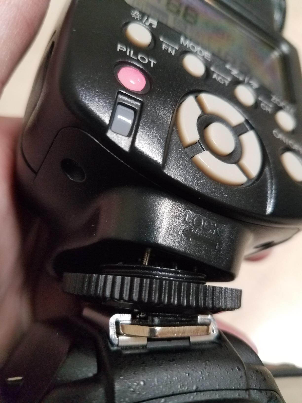 YONGNUO YN560 IV Universal Flash Speedlite, GN58 2.4G Hot Shoe Mount customer photo 1