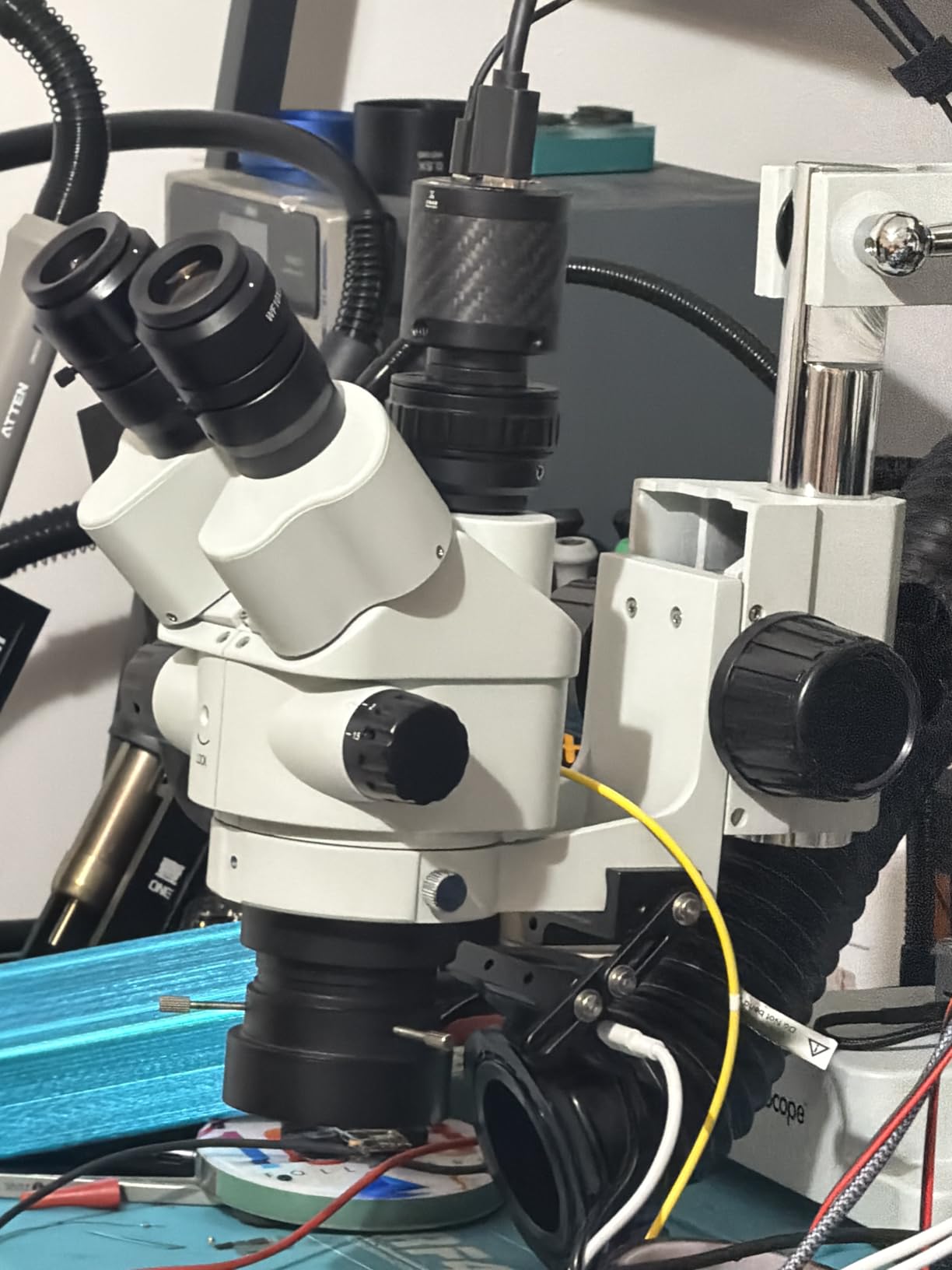 AmScope SM-4NTP 45X Simul-Focal Stereo Lockable Zoom Microscope on Dual Arm Boom Stand customer photo 2