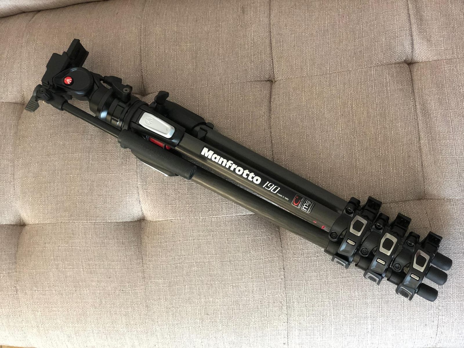 Manfrotto MVH400AHUS Lightweight, Travel Friendly Be Free Live Fluid Video Head, Black | Fluid drag system with 501PL sliding plate and 10lb capacity for camcorders, DSLRs and compact system cameras customer photo 1