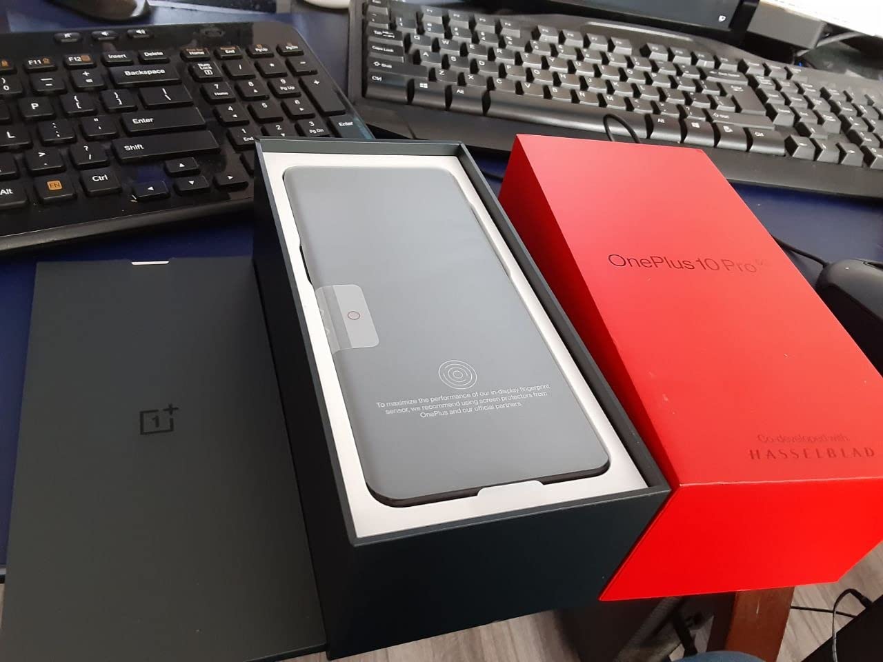 OnePlus 10 Pro | 5G Android Smartphone | 6.7” QHD+ Display | 12GB+256GB | U.S. Unlocked | Triple Camera co-Developed with Hasselblad | Volcanic Black customer photo 1