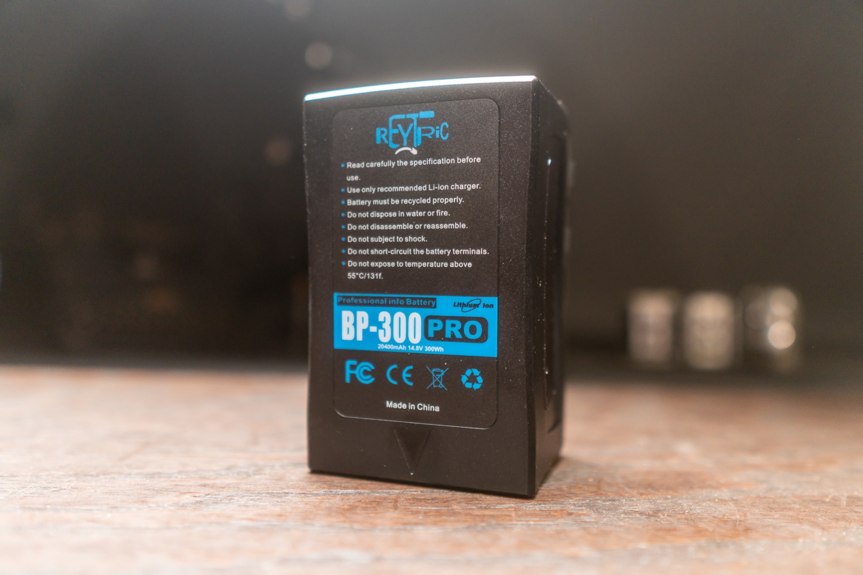 Upgrade 300Wh(20400mAh) V Mount/V-Lock Battery | with Upgrade 5A Output D-tap Charger and D-Tap Cable customer photo 2