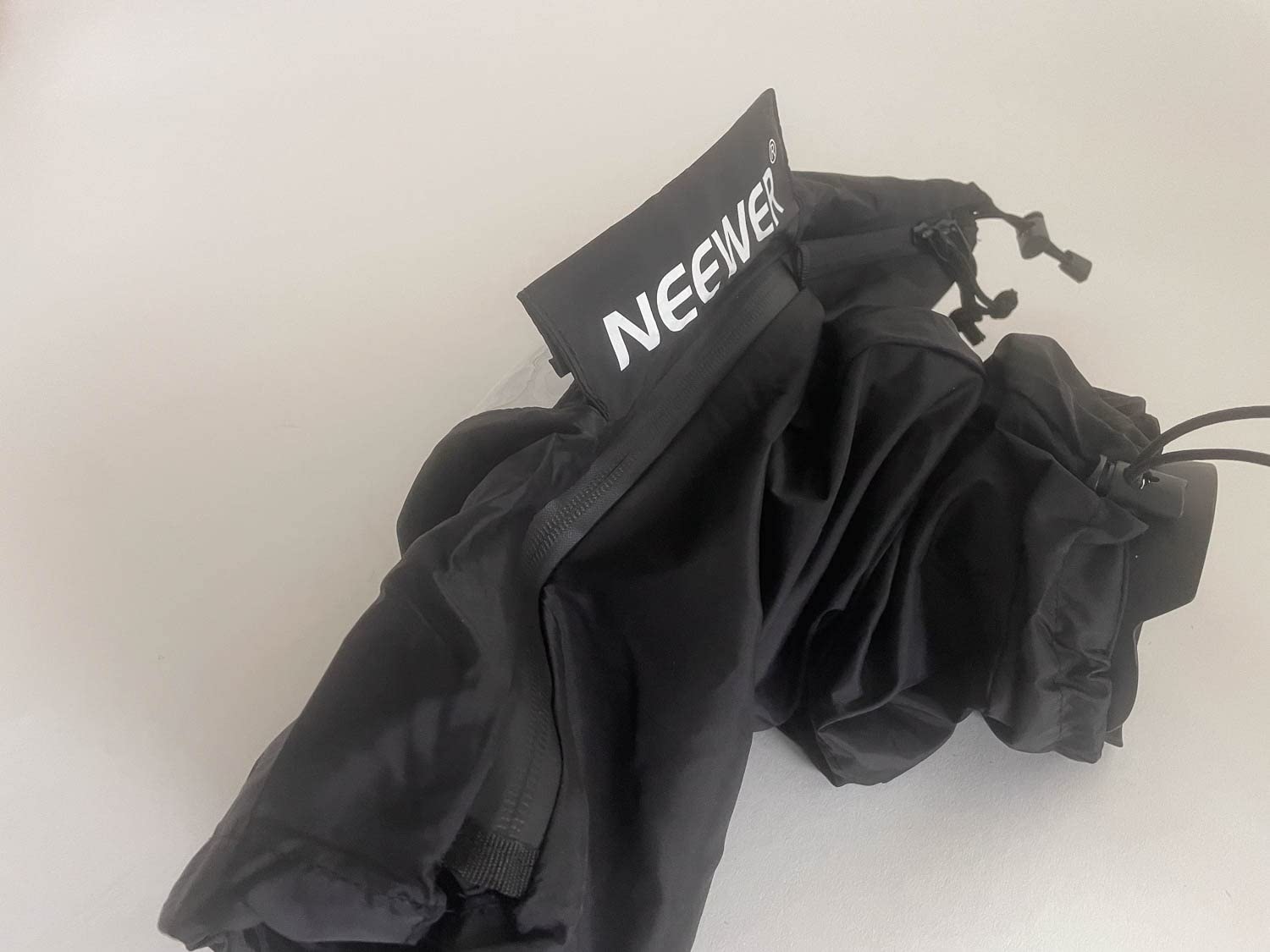 NEEWER Camera Rain Cover, Small Size Durable Nylon Raincoat Compatible with Canon Sony Nikon DSLR Mirrorless Vlog Camera & Lenses Within 200mm, with Sleeves, Drawstrings, Viewing Window, PB003 customer photo 1