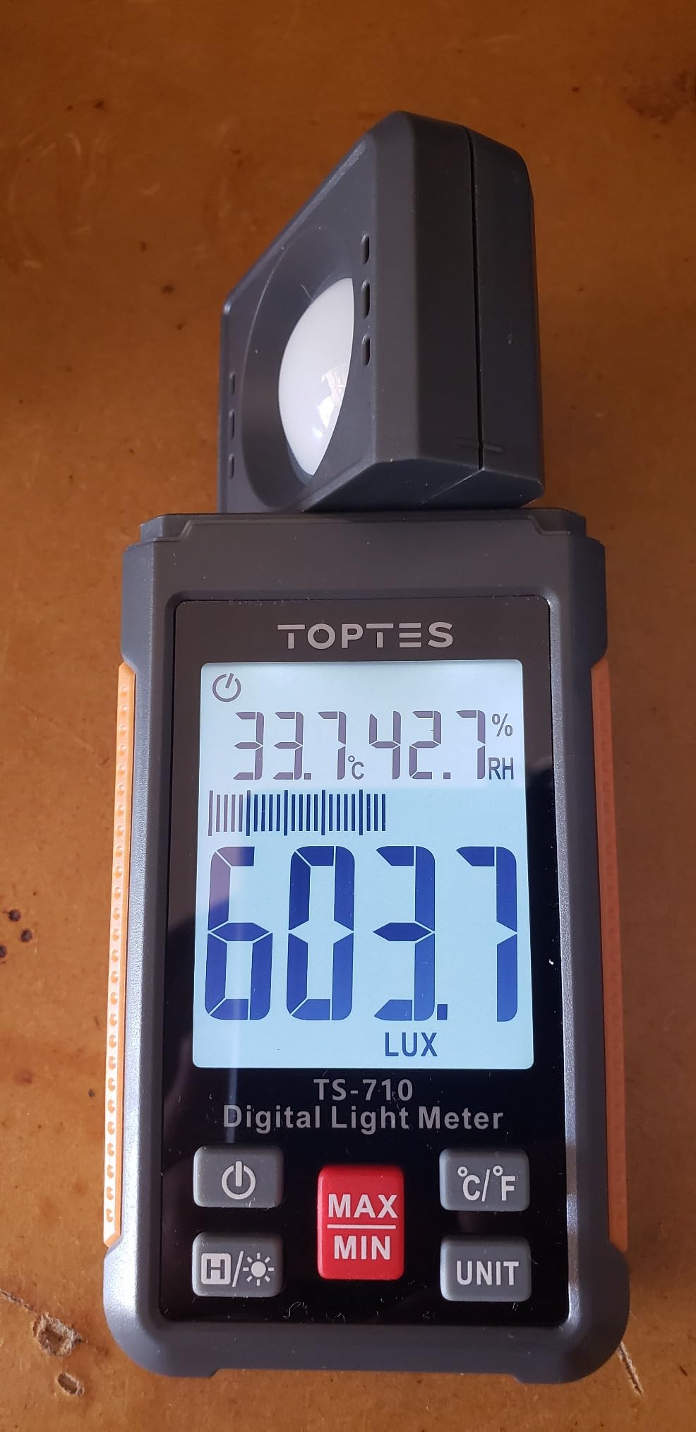 TopTes TS-710 Light Meter, Lux/Foot Candles Meter with 180º Rotating Sensor, 0.1~200,000 Lux Range, Large Backlit Display, Light Meter for Plants, Car Headlights, Home & Office LEDs (Includes Battery) customer photo 2
